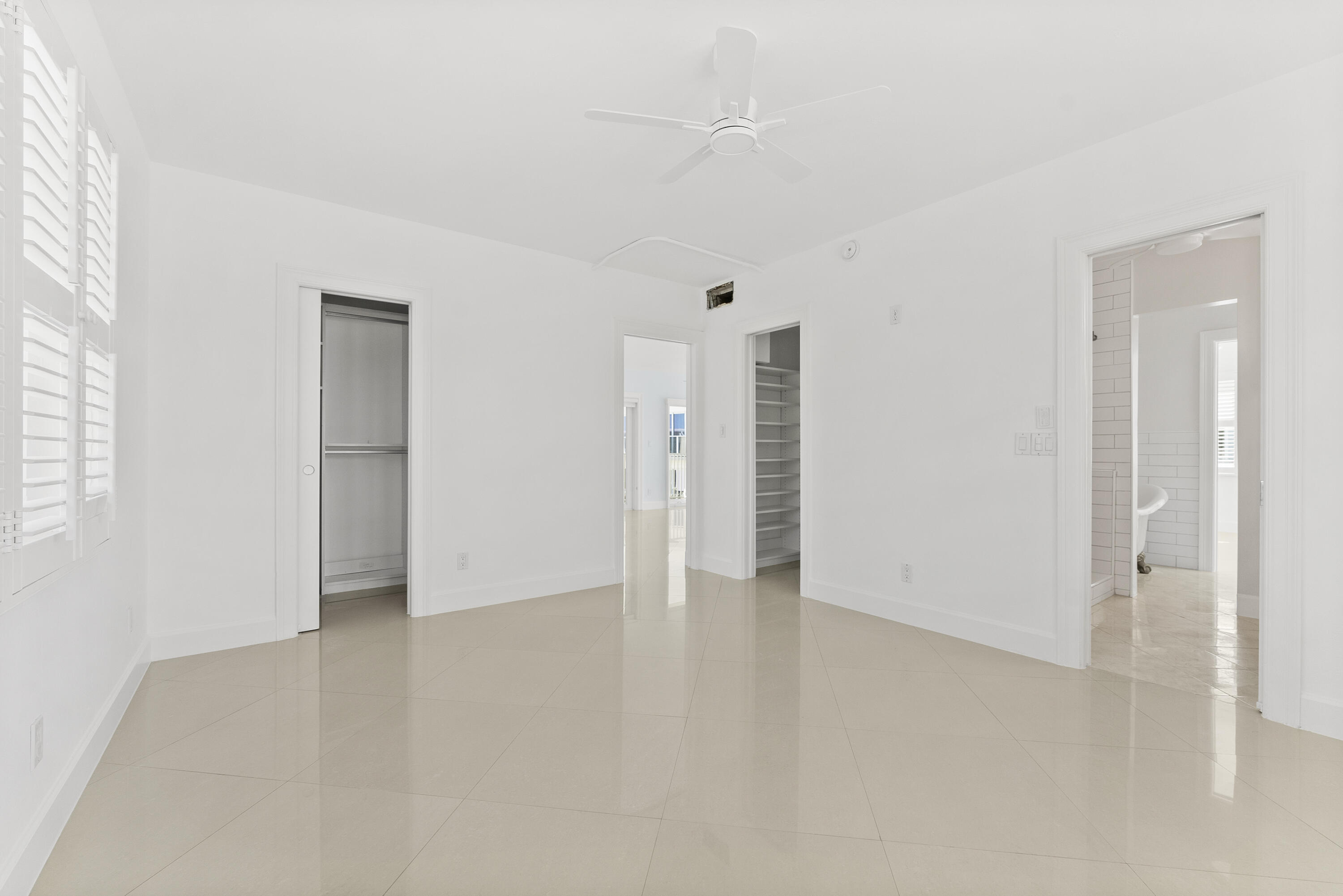 SHORELAND - Residential