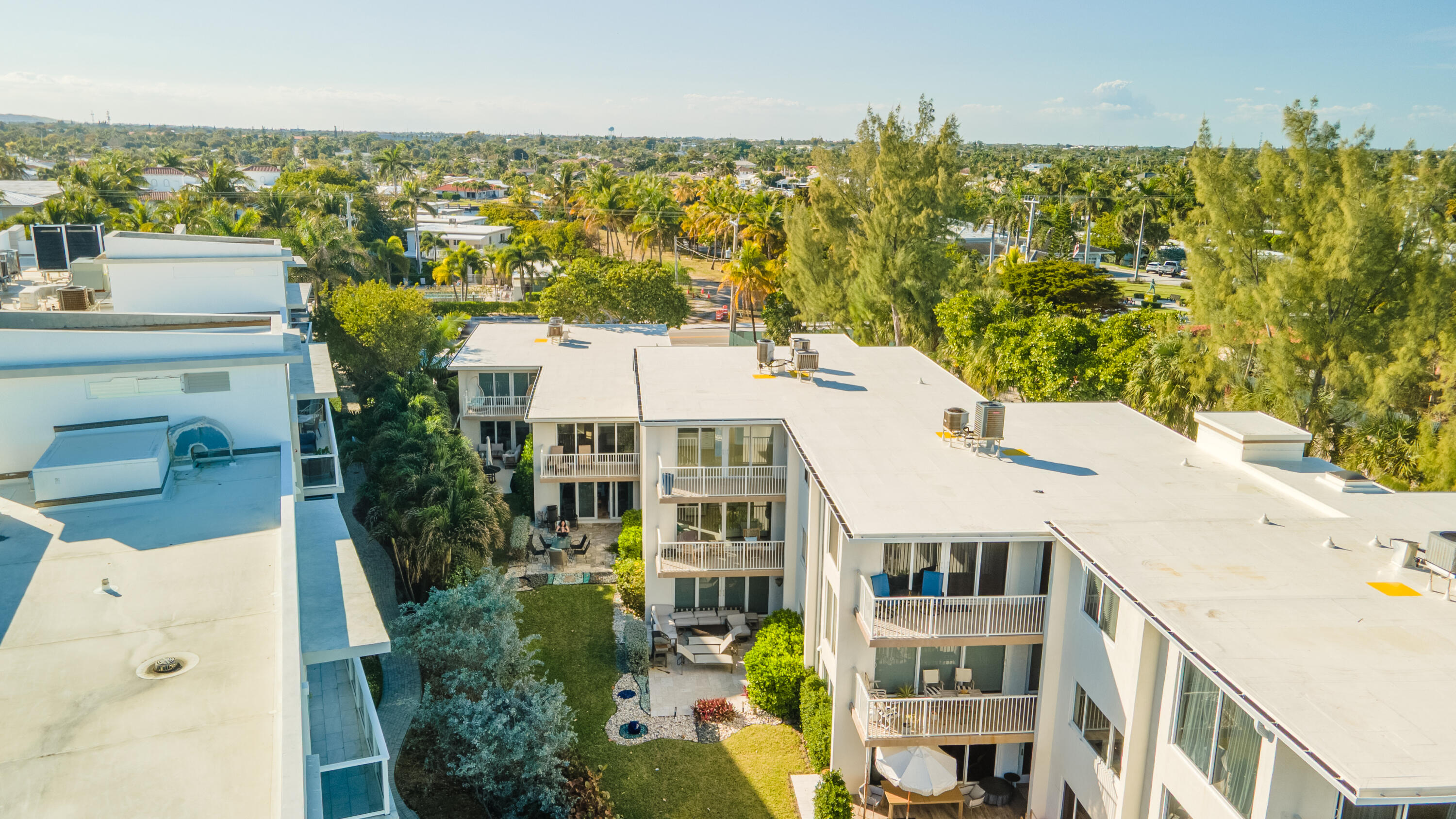 SHORELAND - Residential