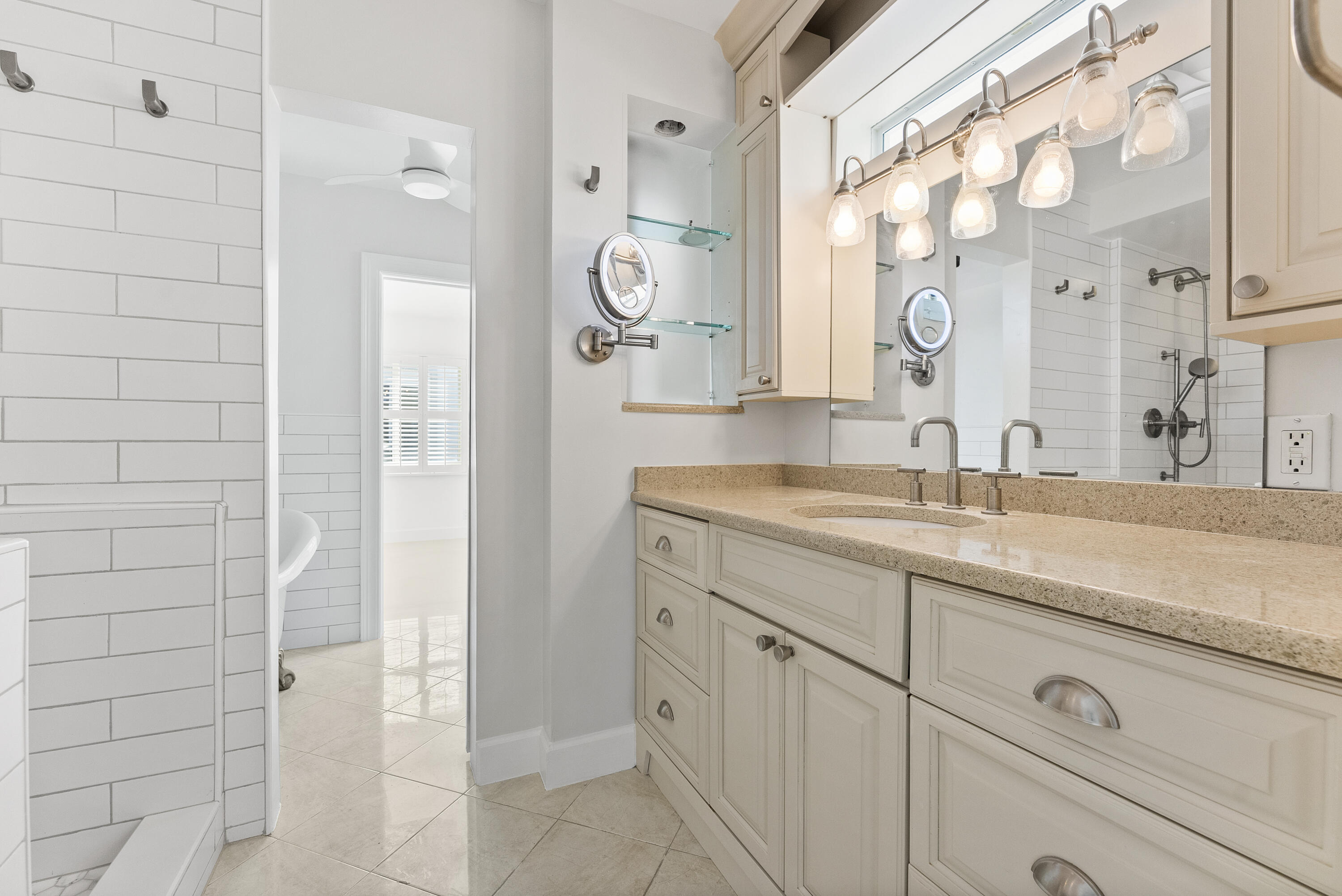 SHORELAND - Residential