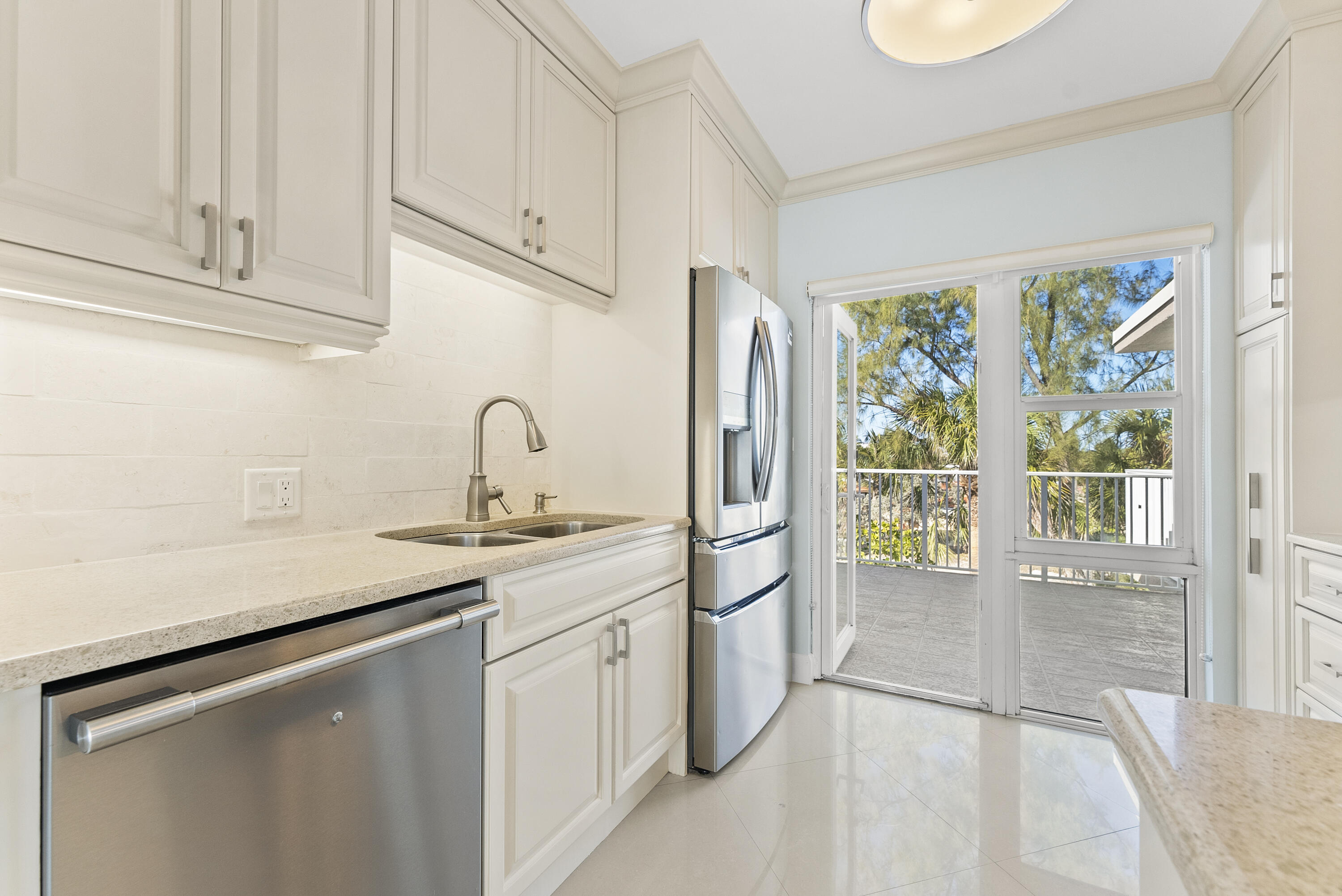 SHORELAND - Residential