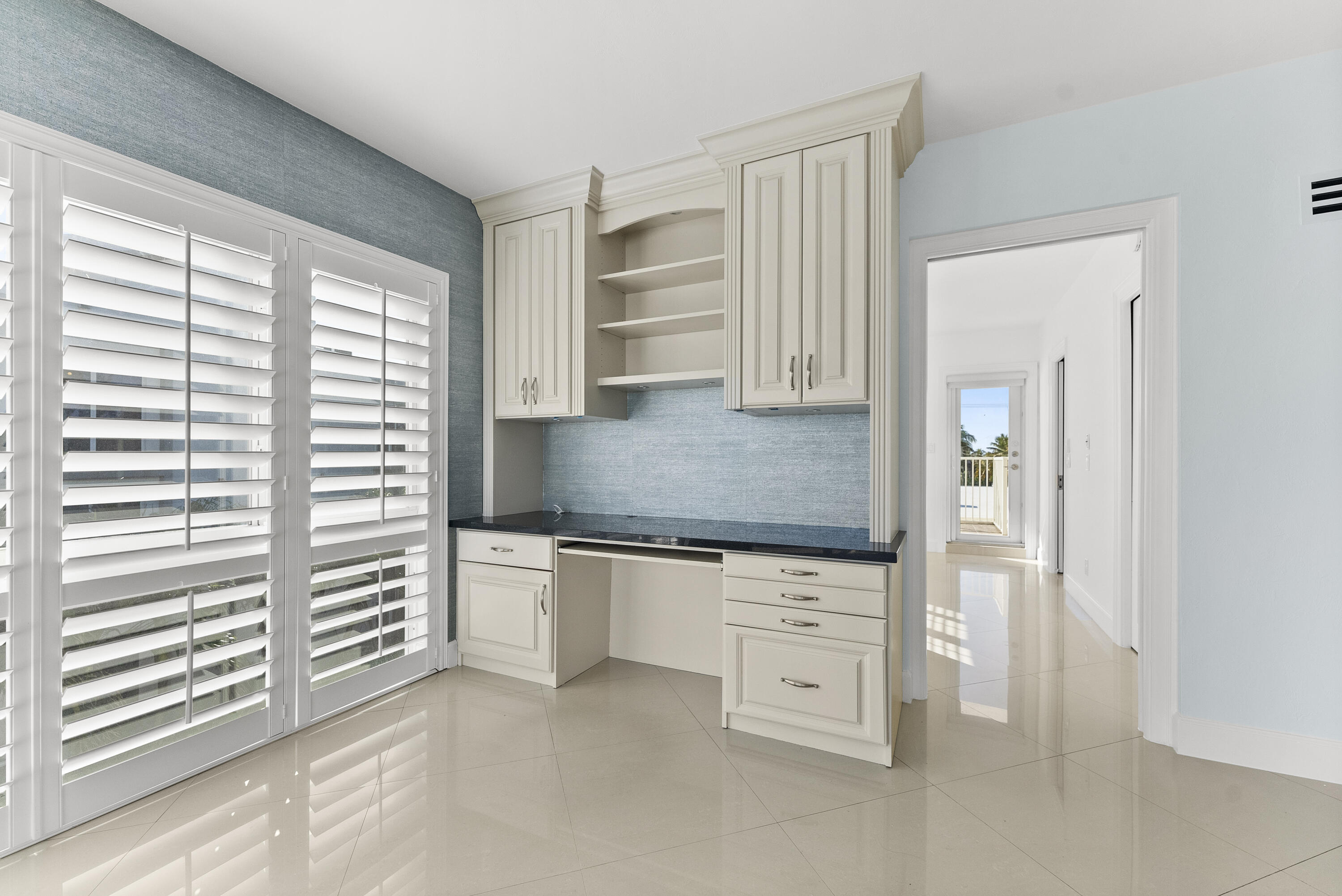 SHORELAND - Residential