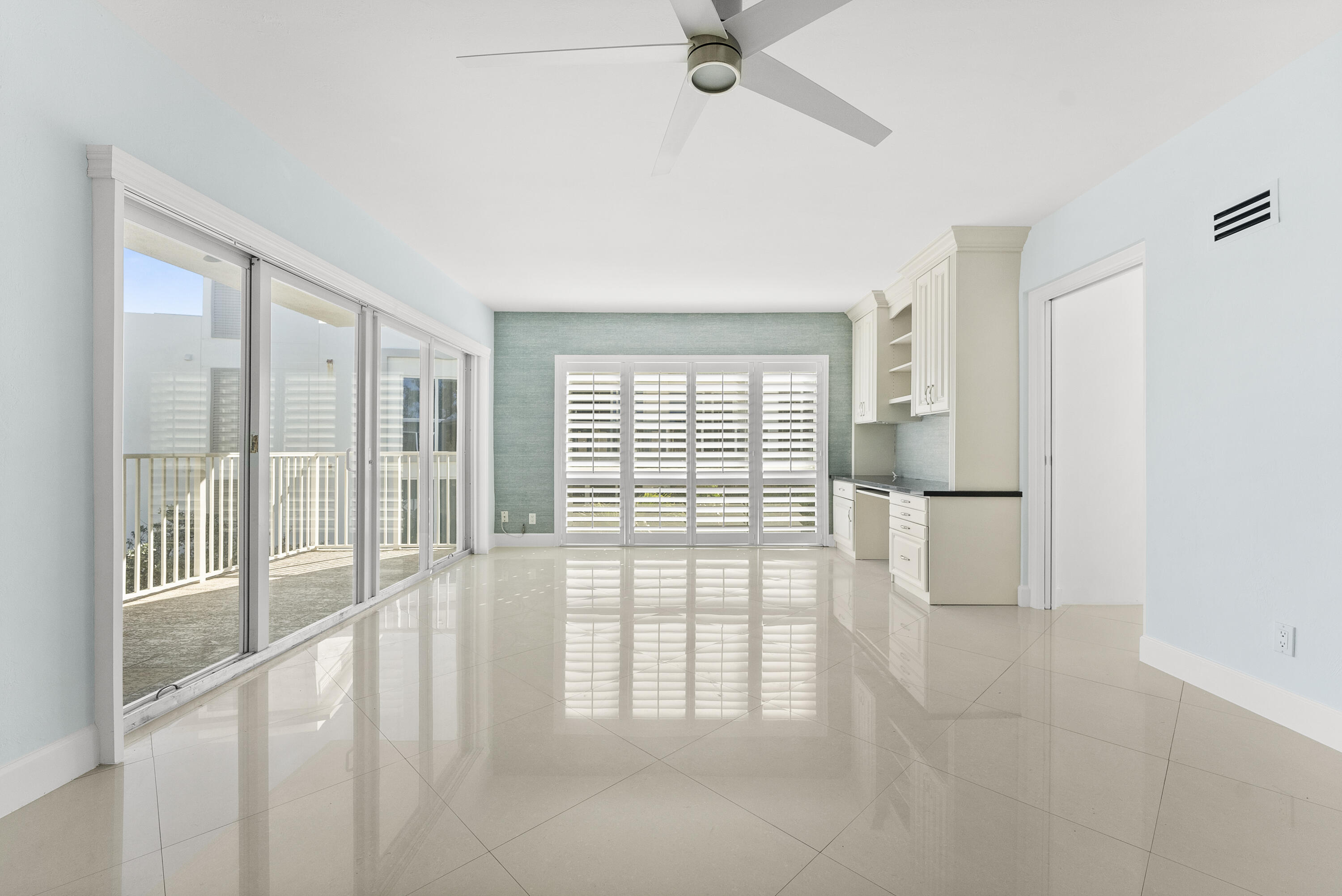 SHORELAND - Residential