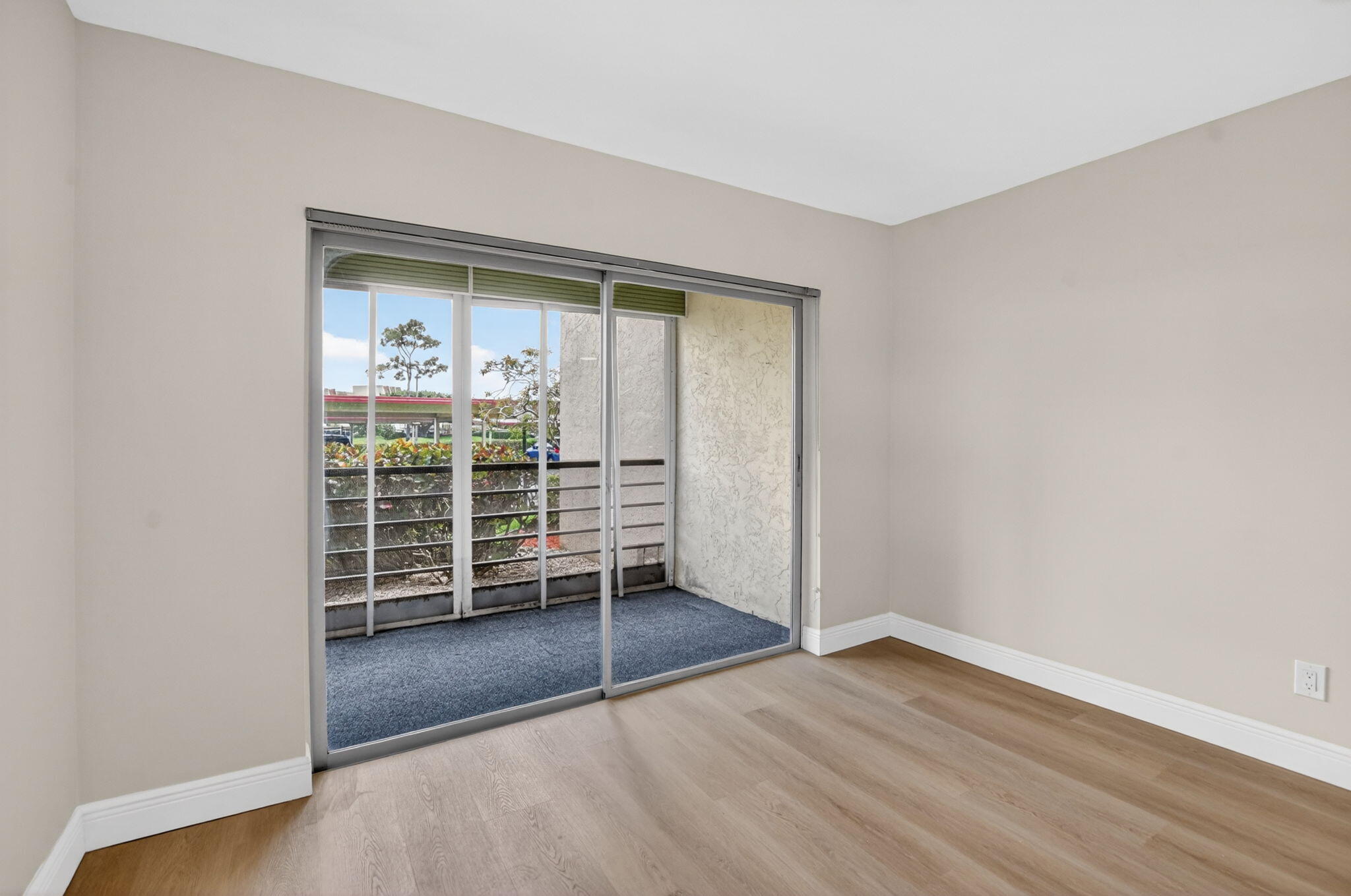 BARWOOD CONDO - Residential