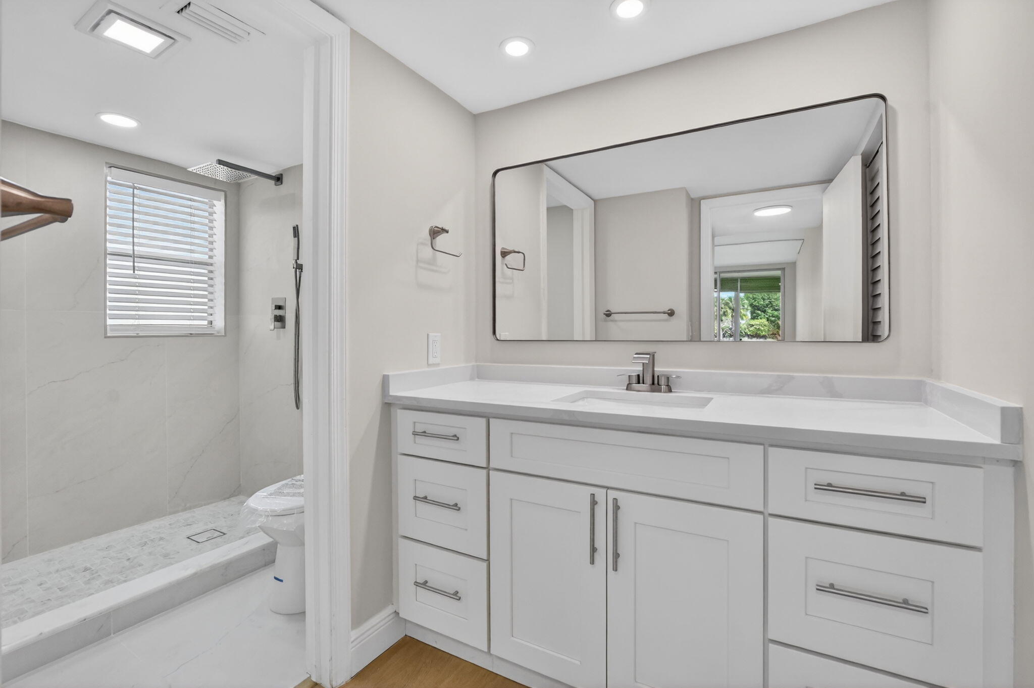 BARWOOD CONDO - Residential