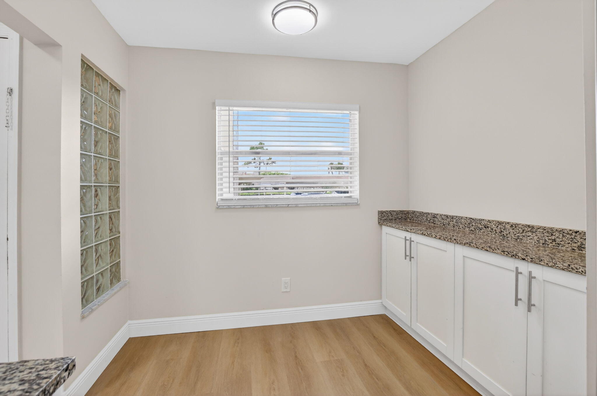 BARWOOD CONDO - Residential