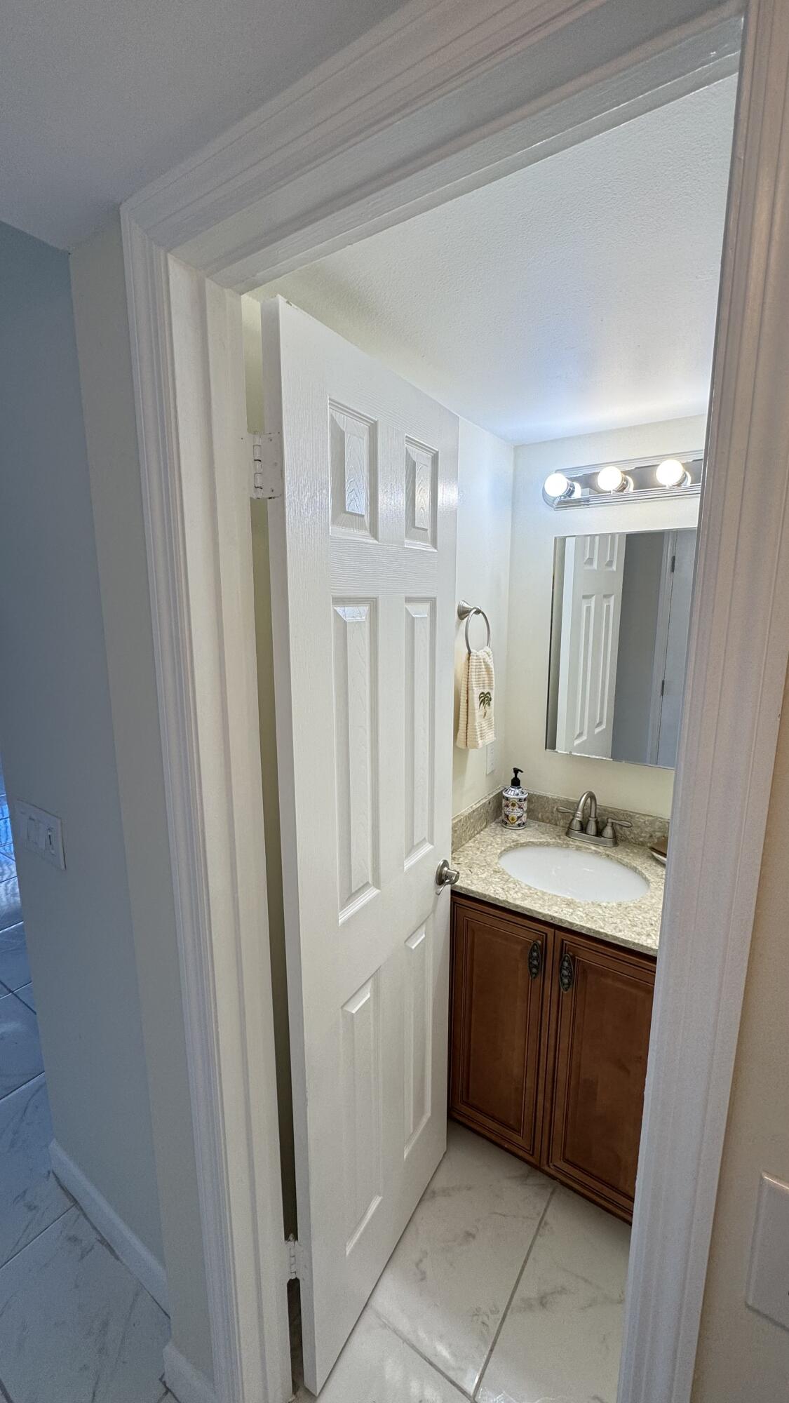 SUSSEX CONDO - Residential Lease