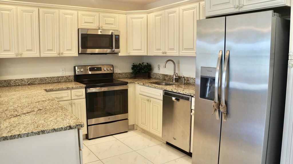 Photo of 42 Sussex #B, West Palm Beach, FL 33417 (MLS # B26006823)
