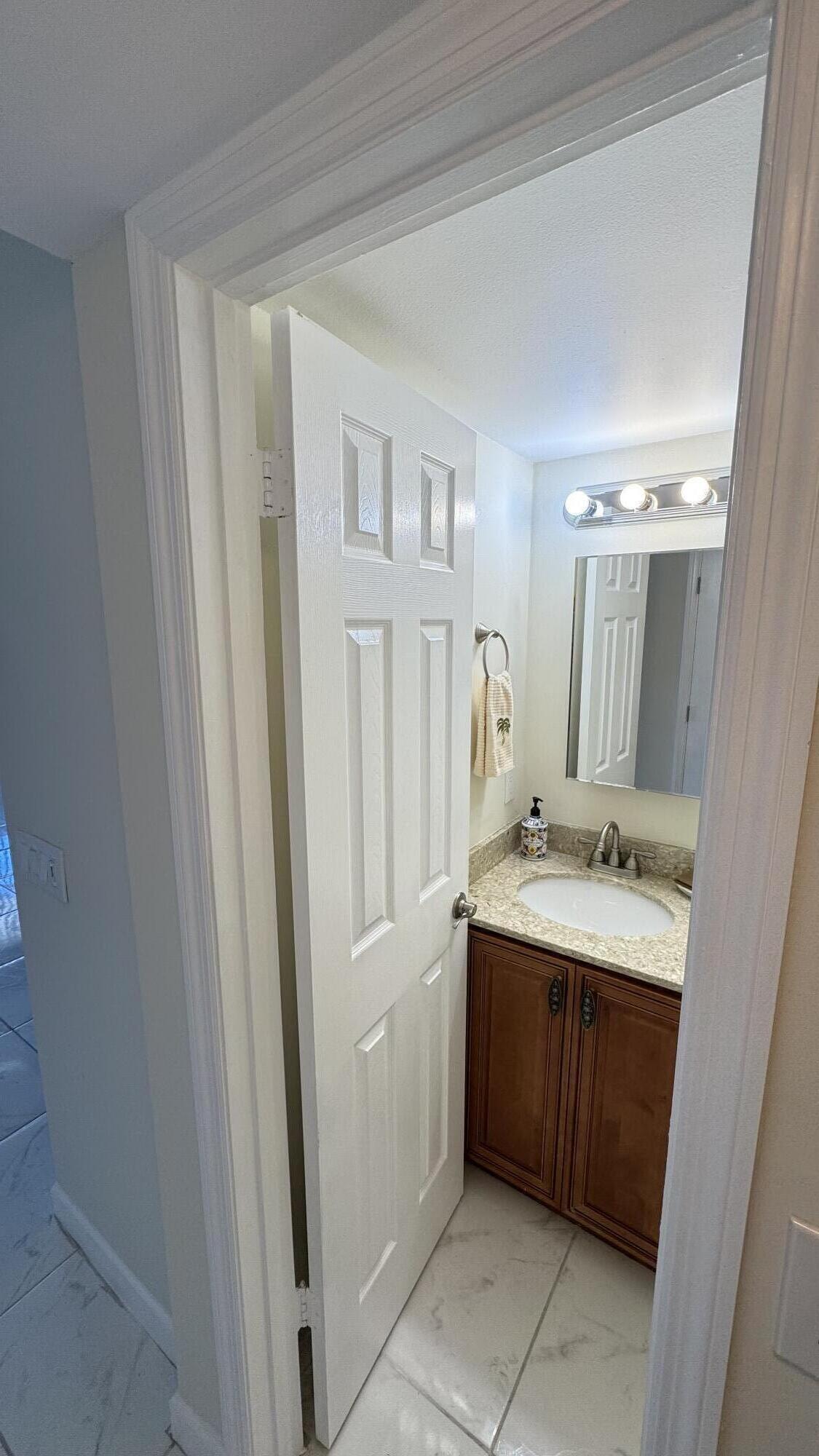 SUSSEX CONDO - Residential Lease