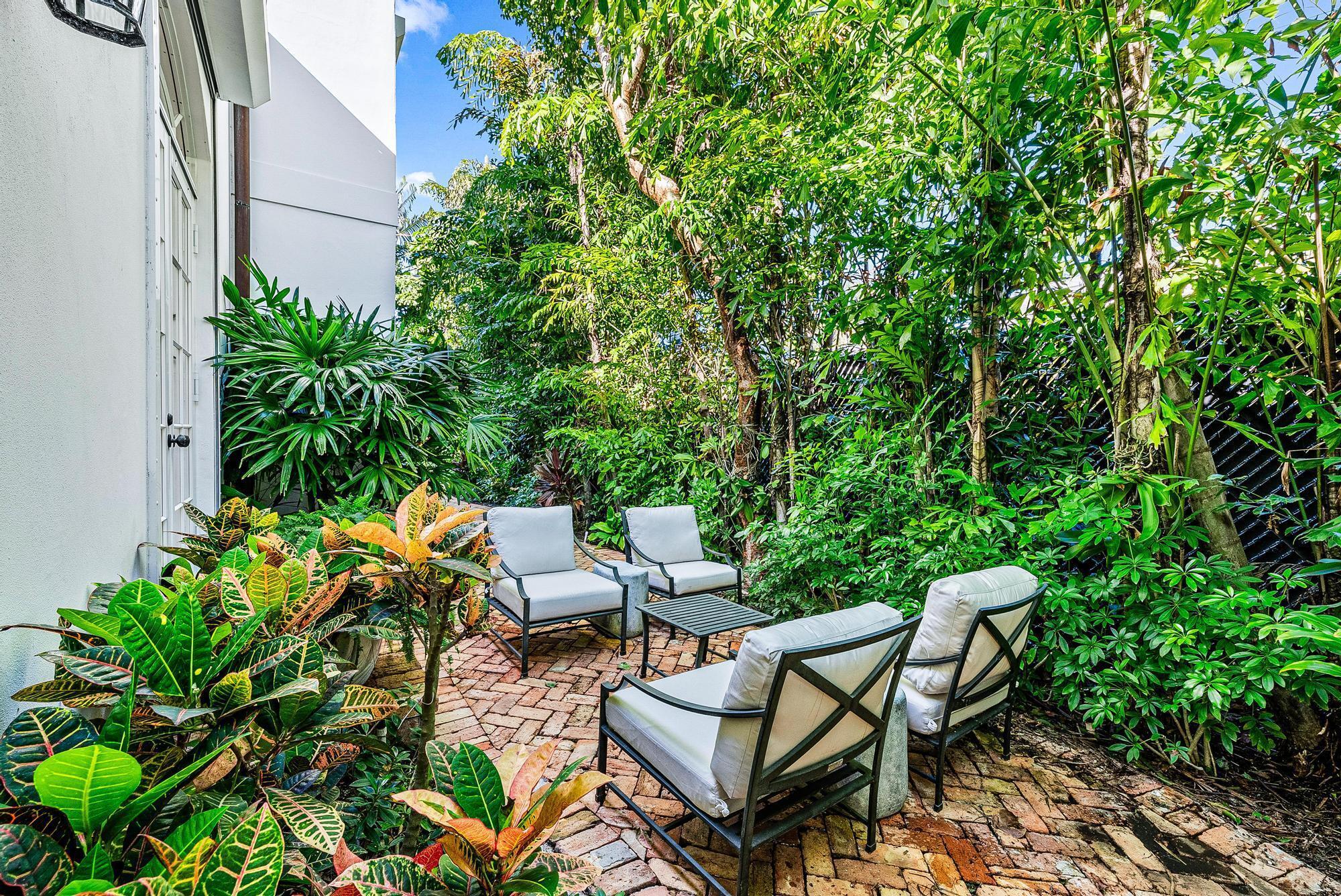 ROOTS - Residential Lease