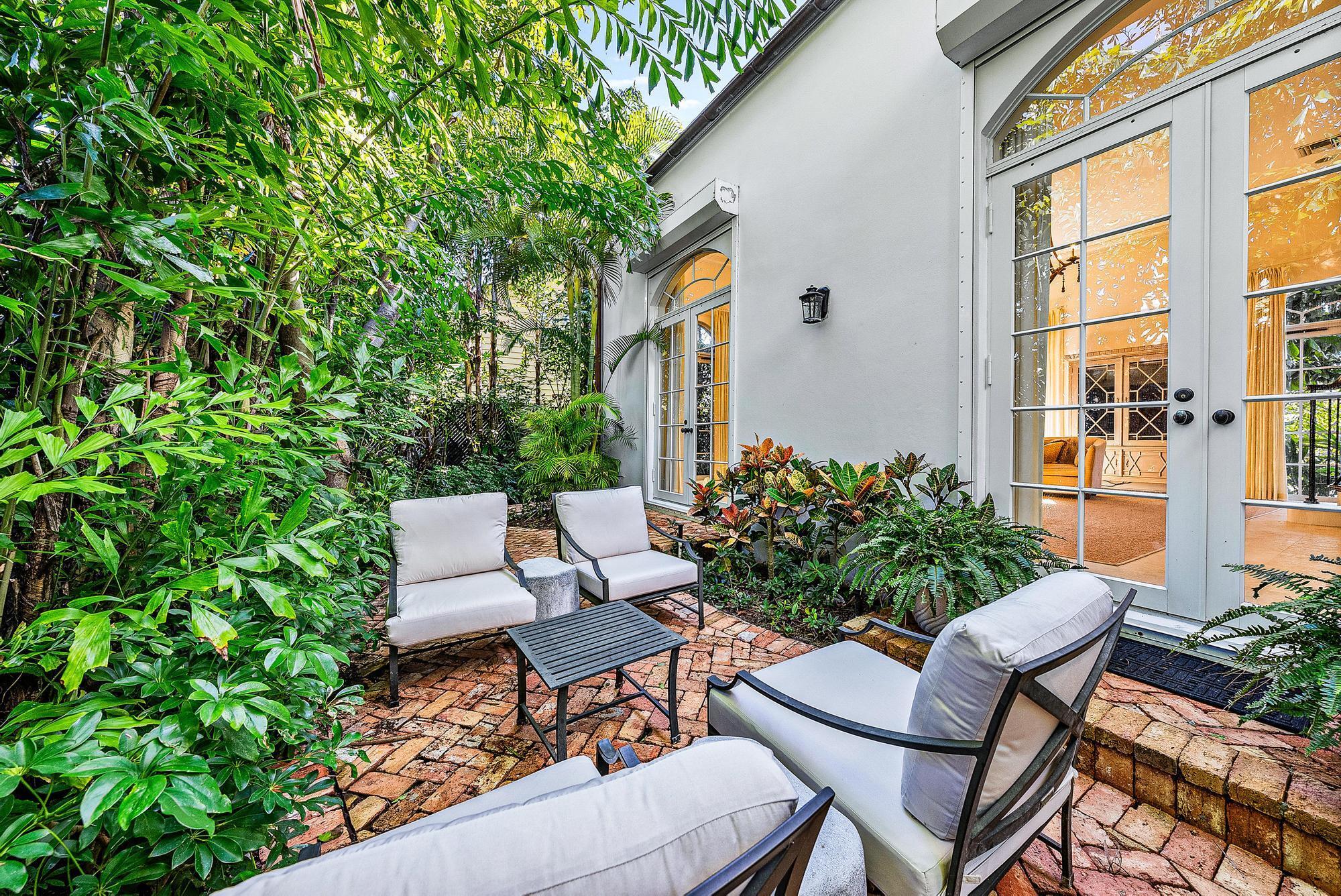 ROOTS - Residential Lease