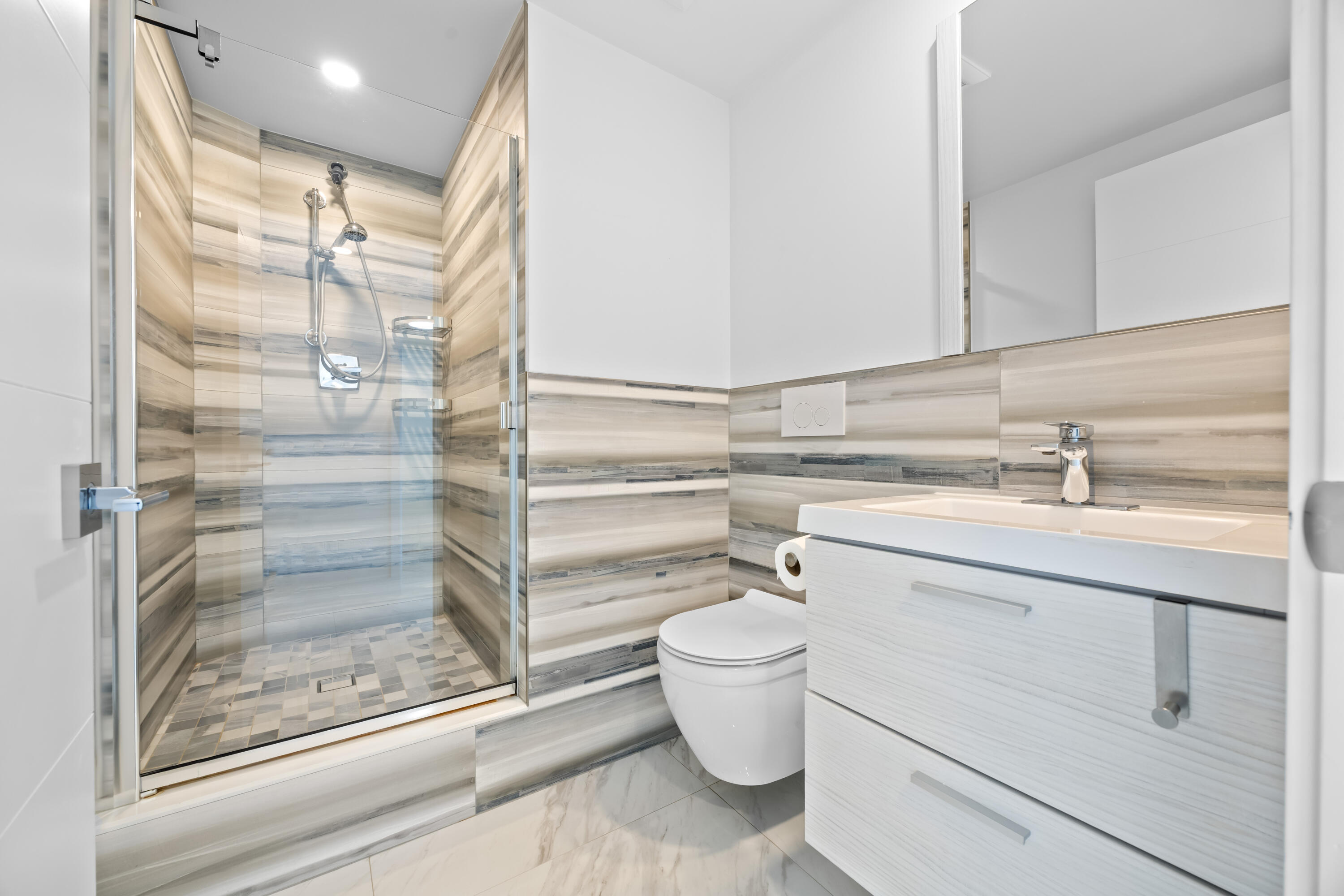 GOLDEN SURF TOWERS CONDO - Residential Lease