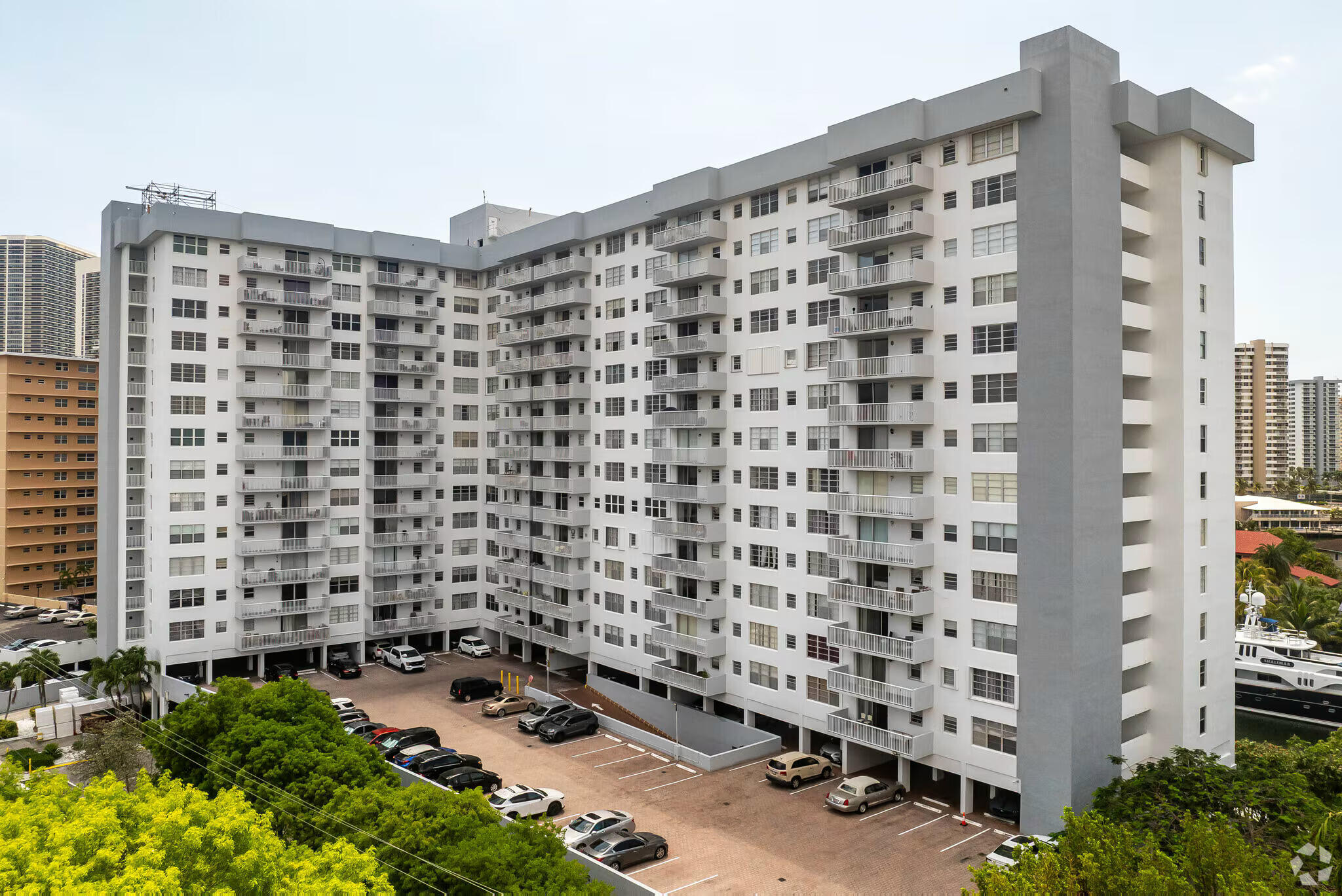 GOLDEN SURF TOWERS CONDO - Residential Lease