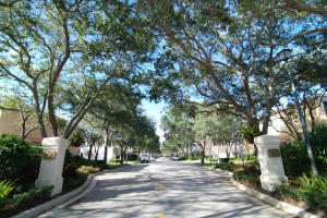 TEQUESTA OAKS - Residential