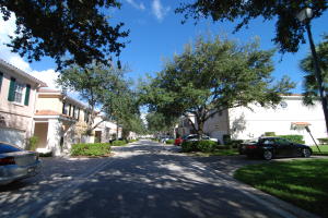 TEQUESTA OAKS - Residential