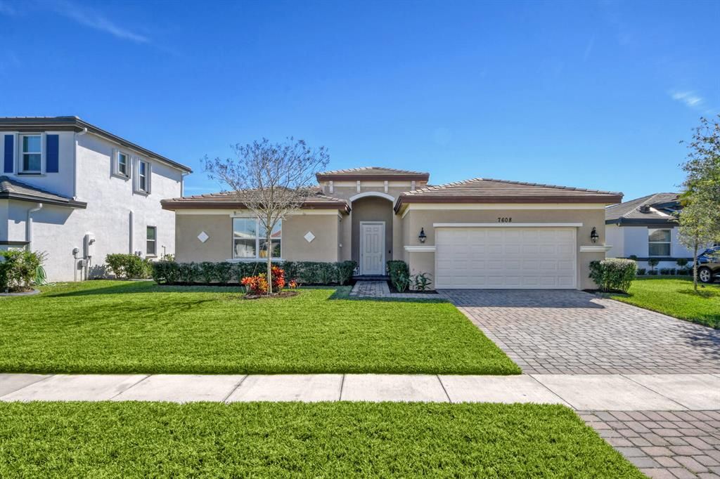 Photo of 7608 NW Greenspring Street, Port Saint Lucie, FL 34987 (MLS # R10772617)