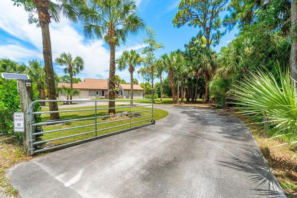 Photo of 16915 63rd Road N, Loxahatchee, FL 33470 (MLS # R11011921)