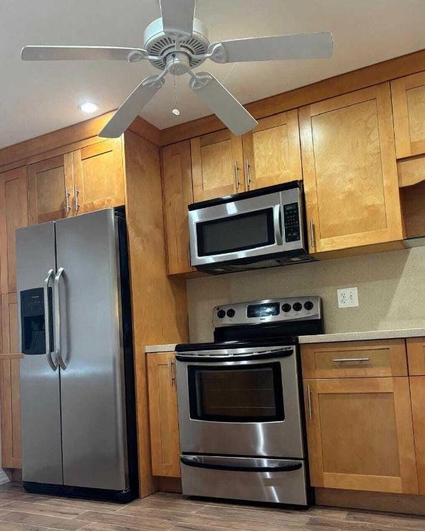 5725 Fernley Drive E 41