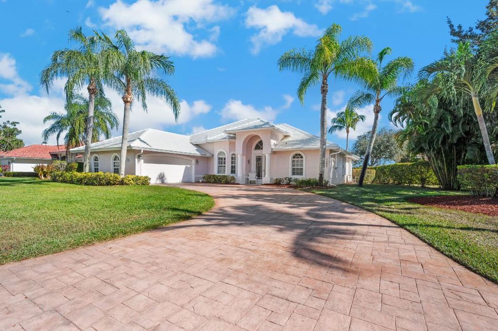 Photo of 1542 SW Mockingbird Circle, Port Saint Lucie, FL 34986 (MLS # R11152462)