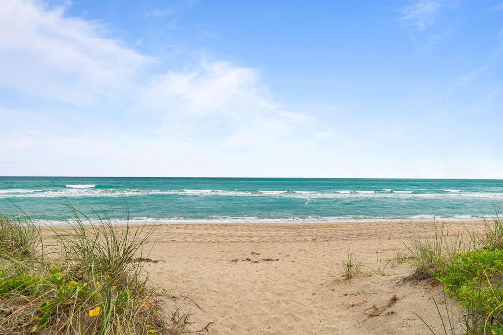 Photo of 529 NE Plantation Road #307, Stuart, FL 34996 (MLS # R10977285)