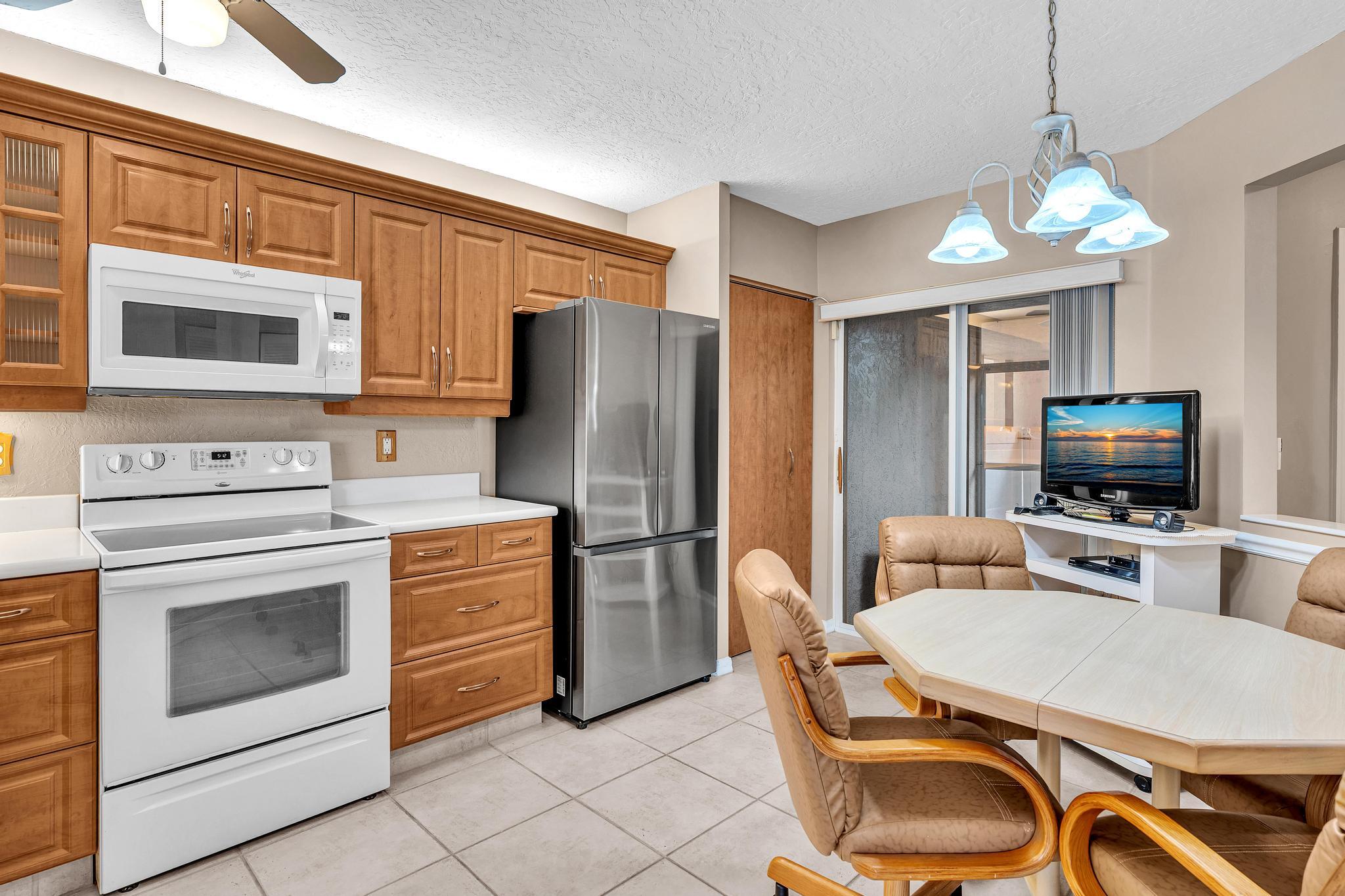 WELDON CONDOMINIUM F - Residential