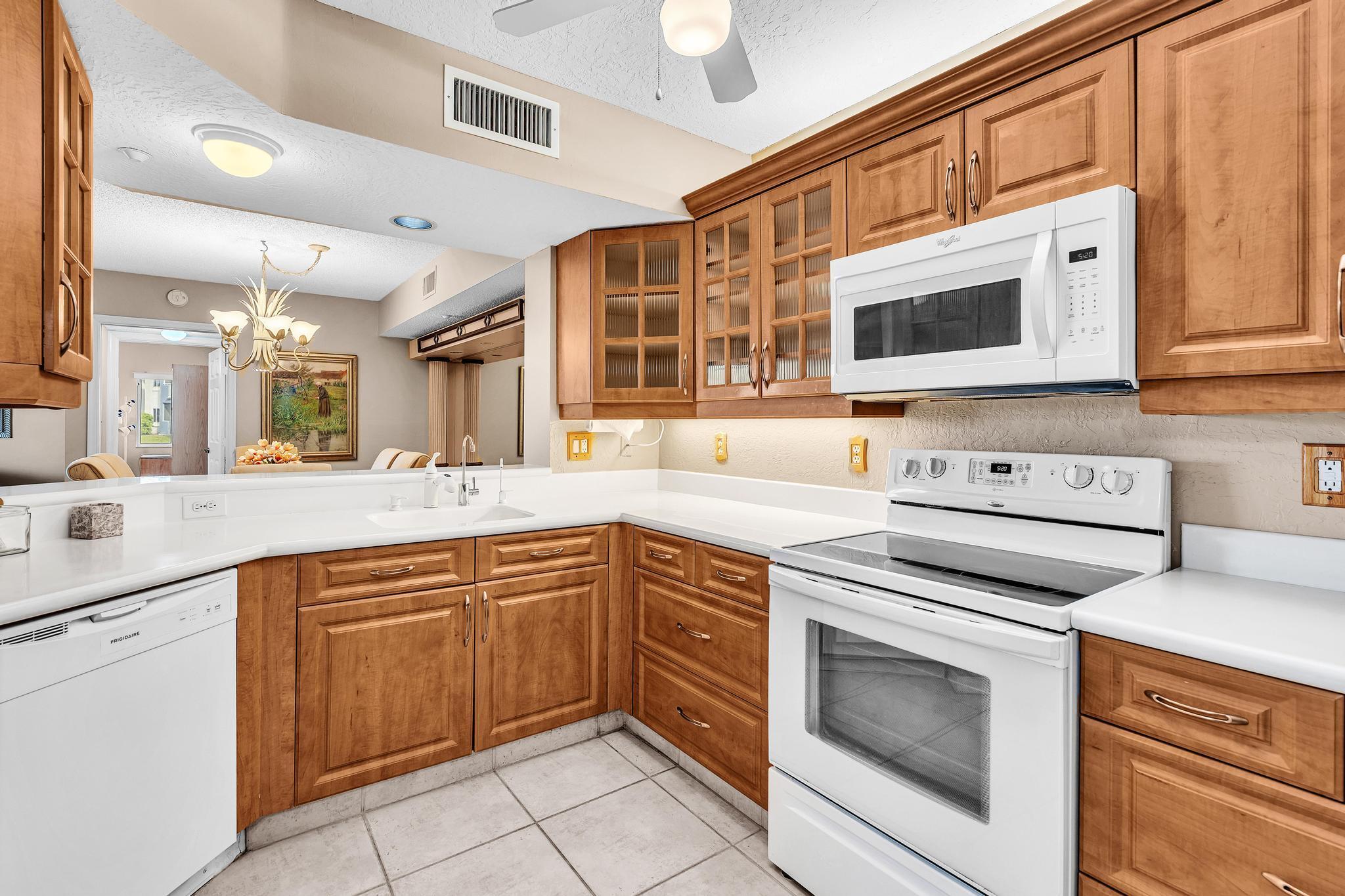 WELDON CONDOMINIUM F - Residential