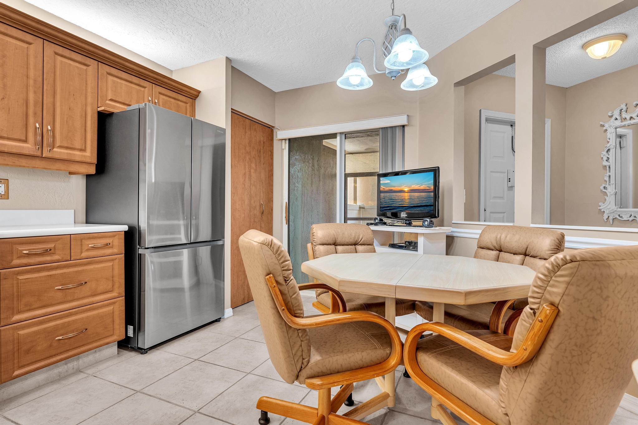 WELDON CONDOMINIUM F - Residential