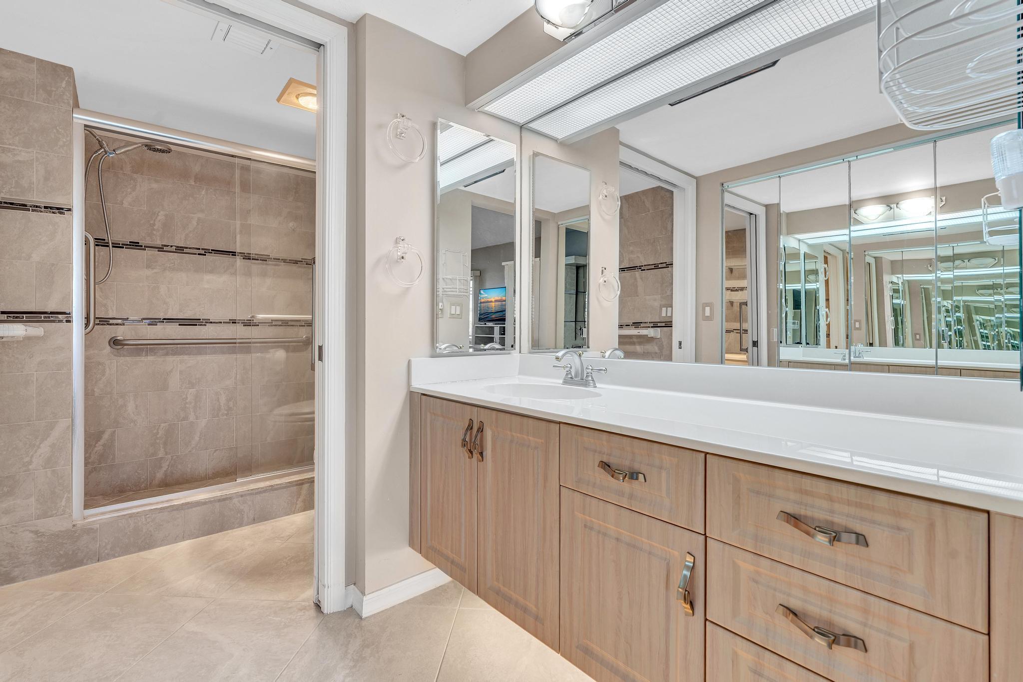 WELDON CONDOMINIUM F - Residential