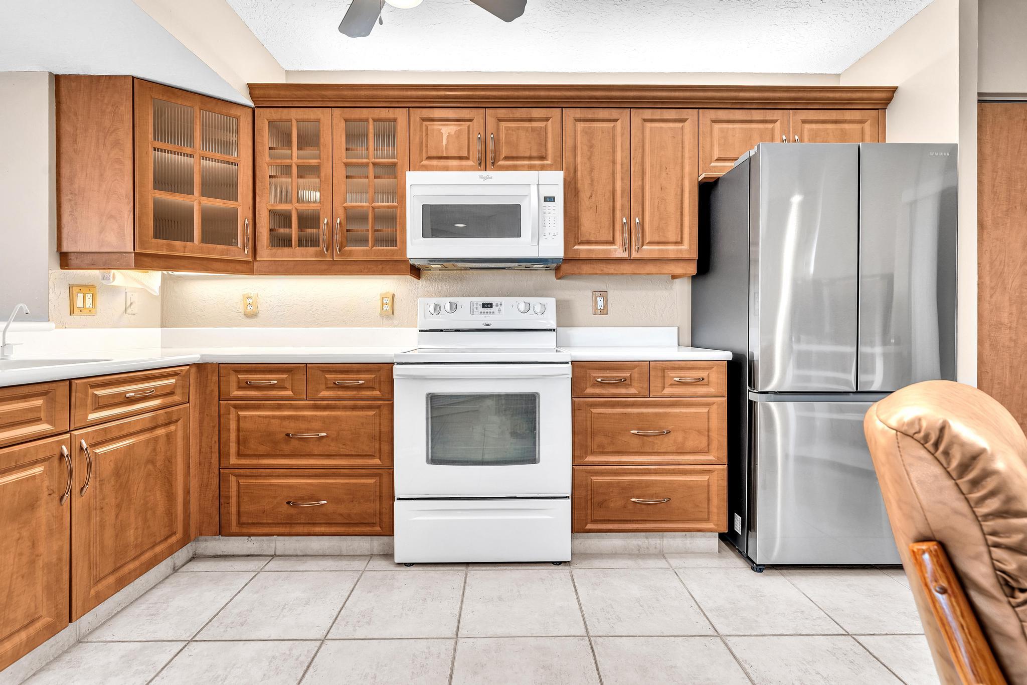 WELDON CONDOMINIUM F - Residential