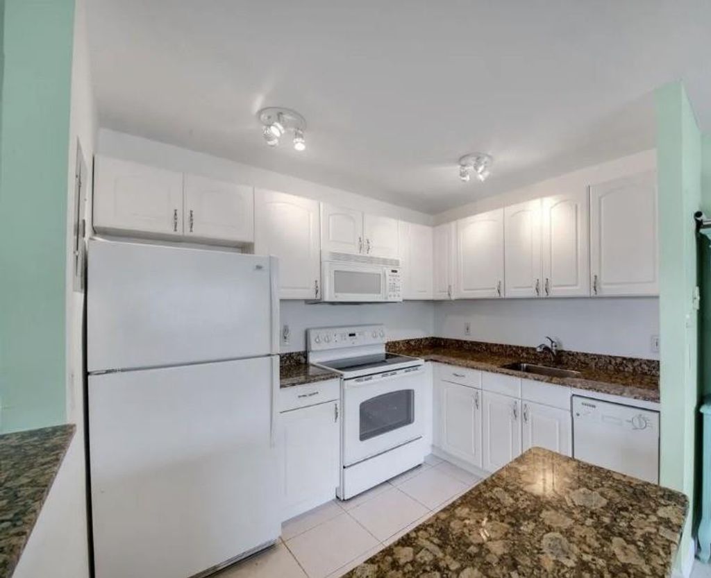 Photo of 223 Flanders #E, Delray Beach, FL 33484 (MLS # F10528842)