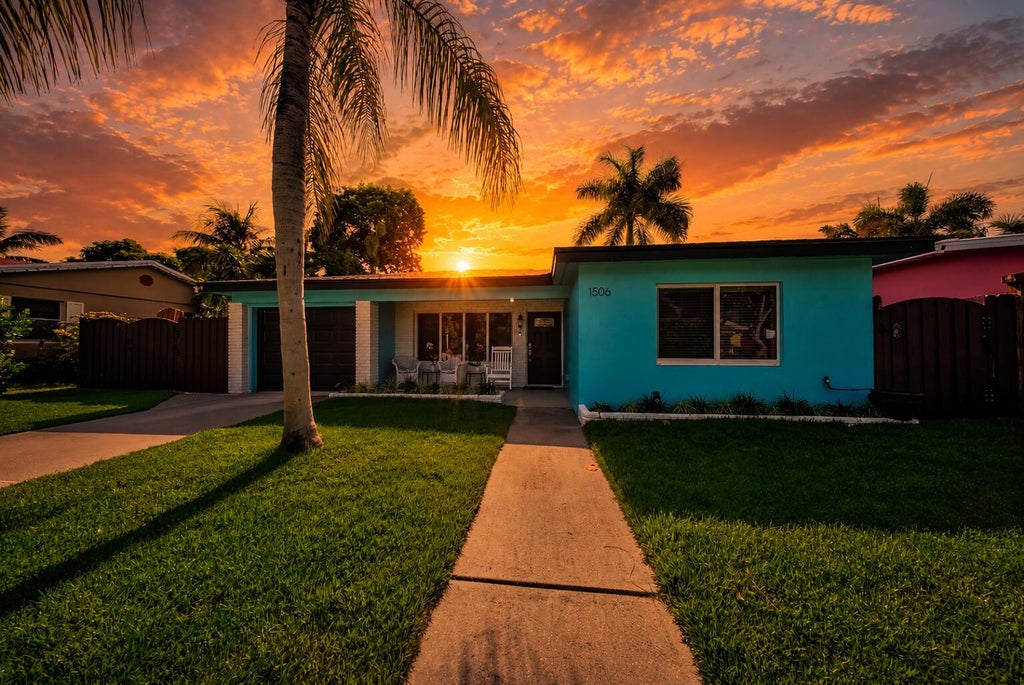 Photo of 1506 N L Street, Lake Worth Beach, FL 33460 (MLS # B26045074)