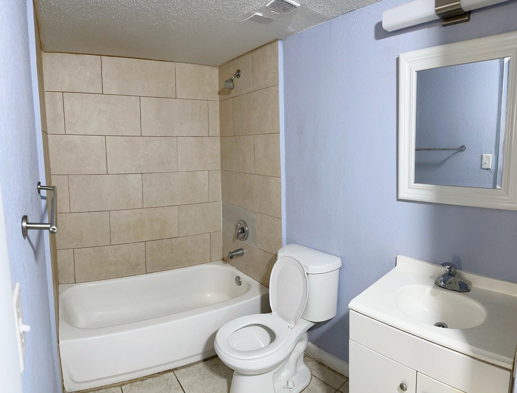 ST ANDREWS PALM BEACH CONDO V - Residential Lease