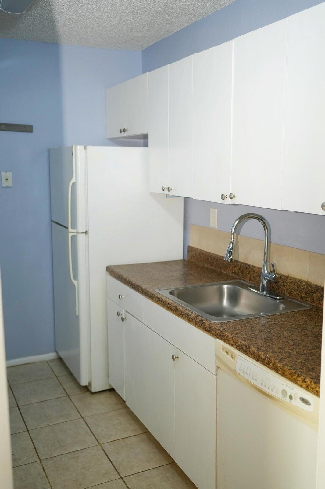 ST ANDREWS PALM BEACH CONDO V - Residential Lease