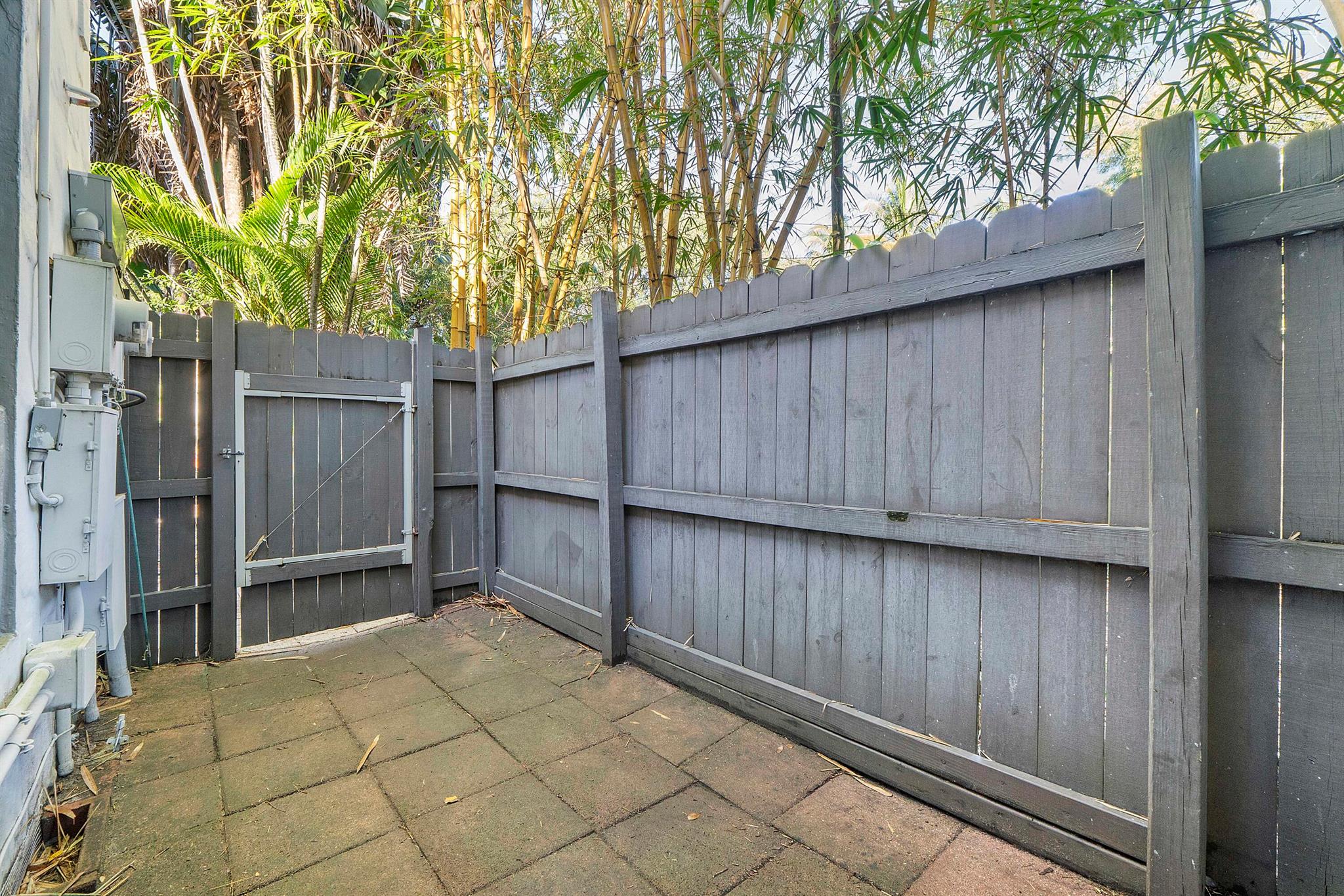 RIVERSIDE ADD AMEN PLAT - Residential Lease