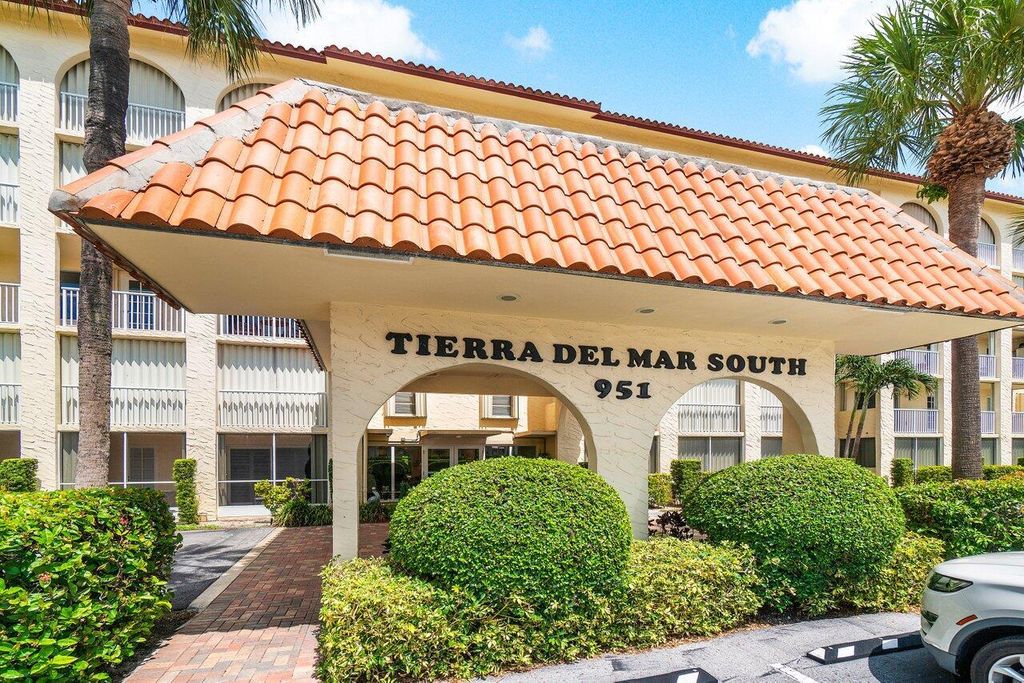 Photo of 951 De Soto Road #228, Boca Raton, FL 33432 (MLS # R11099501)