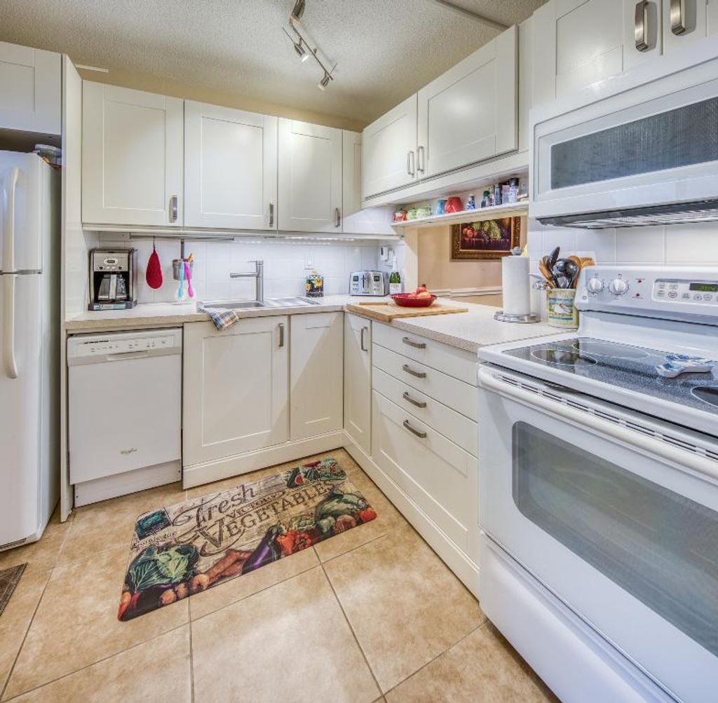 Photo of 2728 N Garden Drive #413, Lake Worth Beach, FL 33461 (MLS # R11126090)
