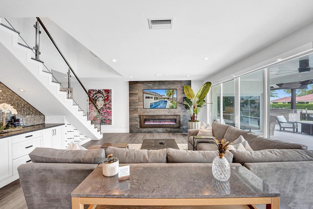 CORAL KEY VILLAS 6TH SEC - Residential