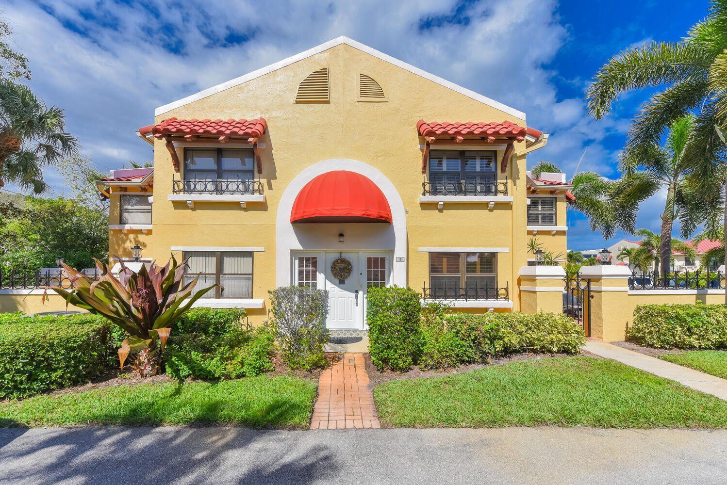 20 Uno Lago Drive