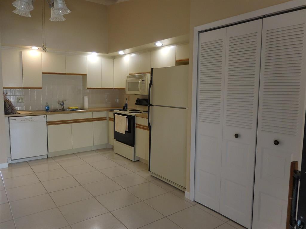 VILLAGES OF WOODLAKE 2 - Residential