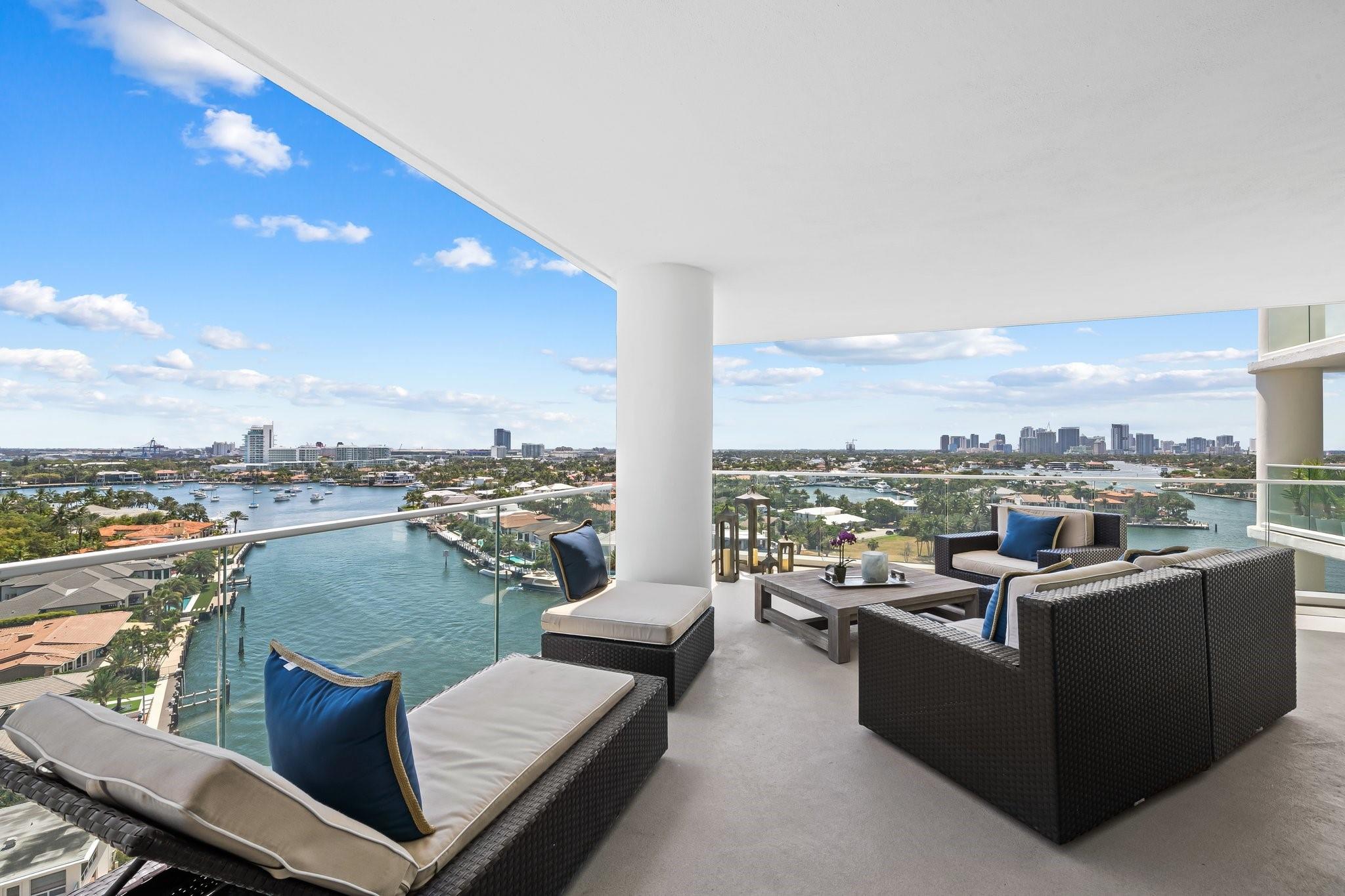 3055 Harbor Dr 1403