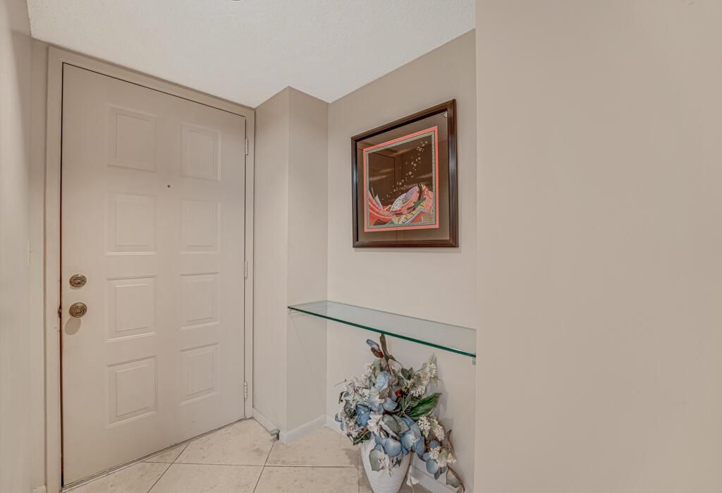 listing image 0