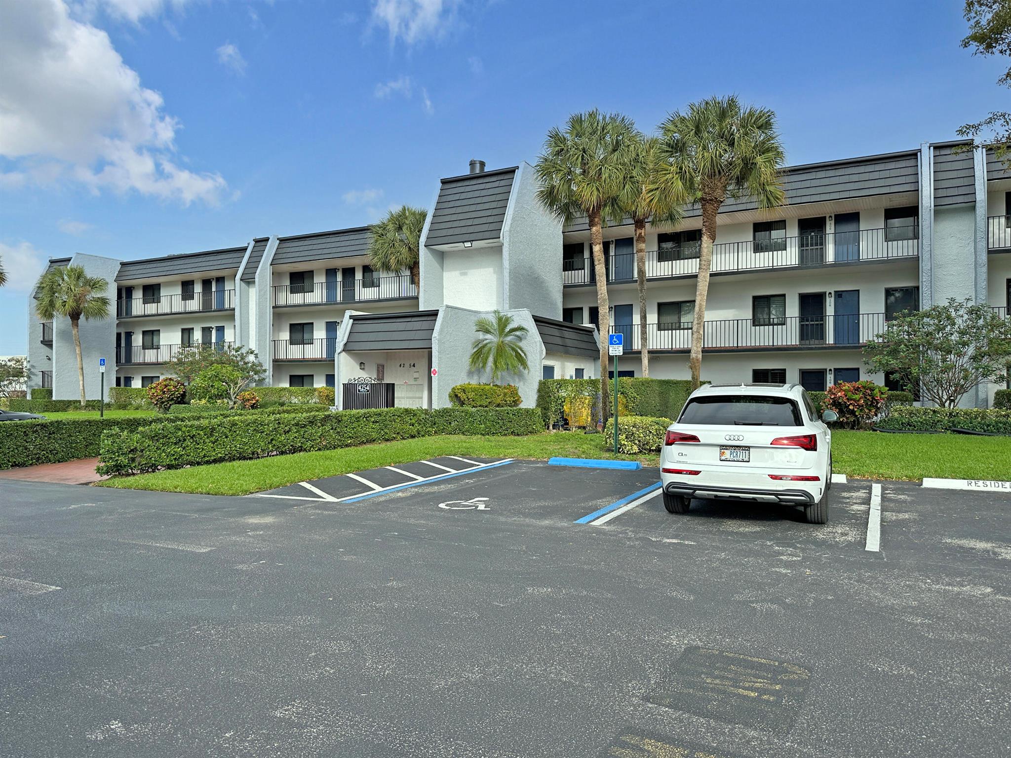 FOUNTAINS OF PALM BEACH C - Residential Lease