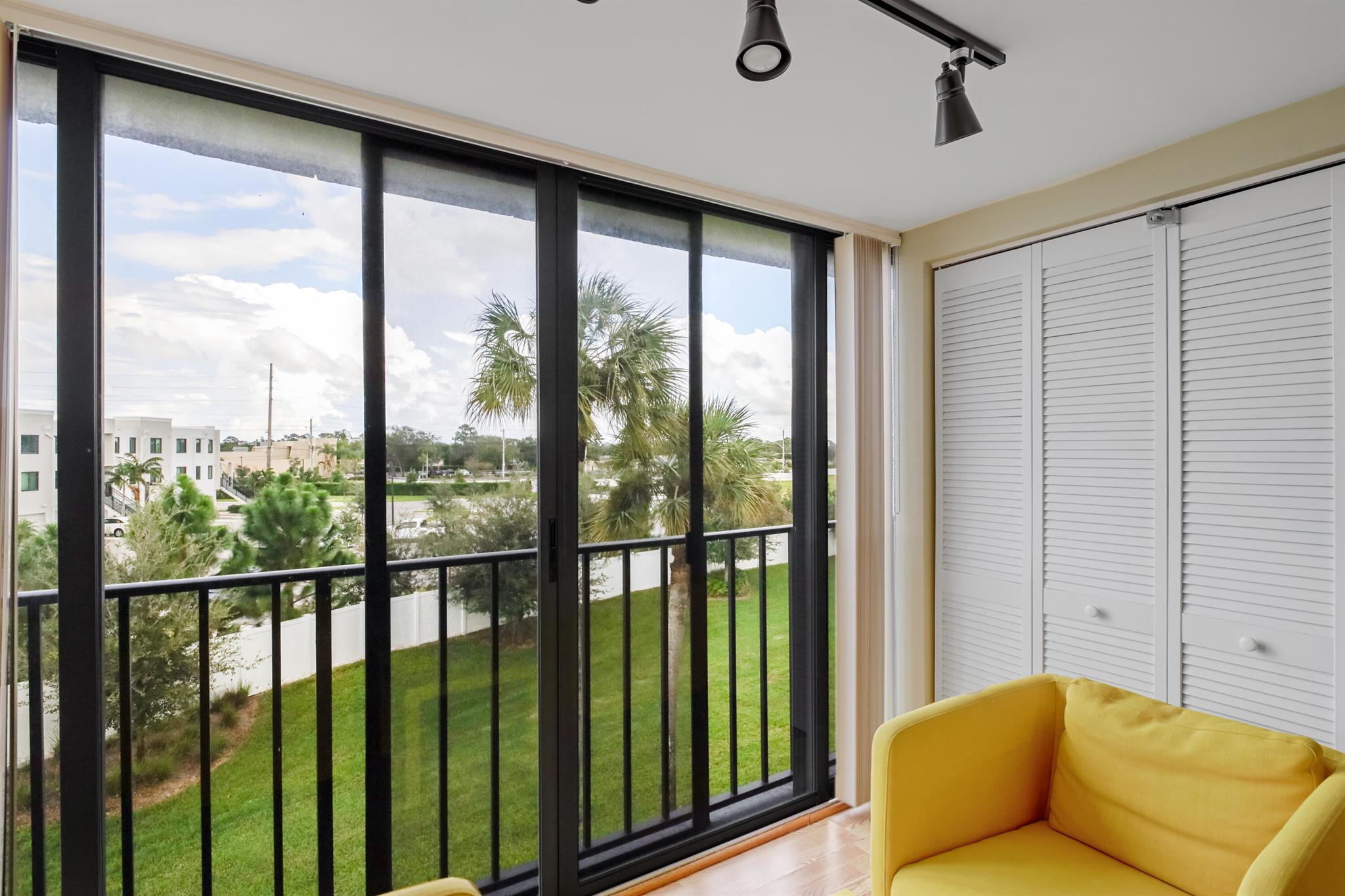FOUNTAINS OF PALM BEACH C - Residential Lease
