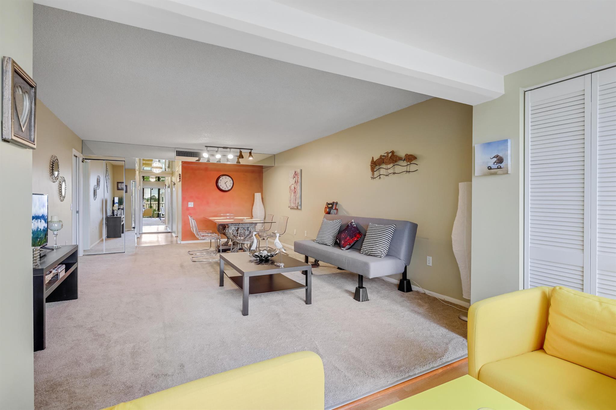 FOUNTAINS OF PALM BEACH C - Residential Lease