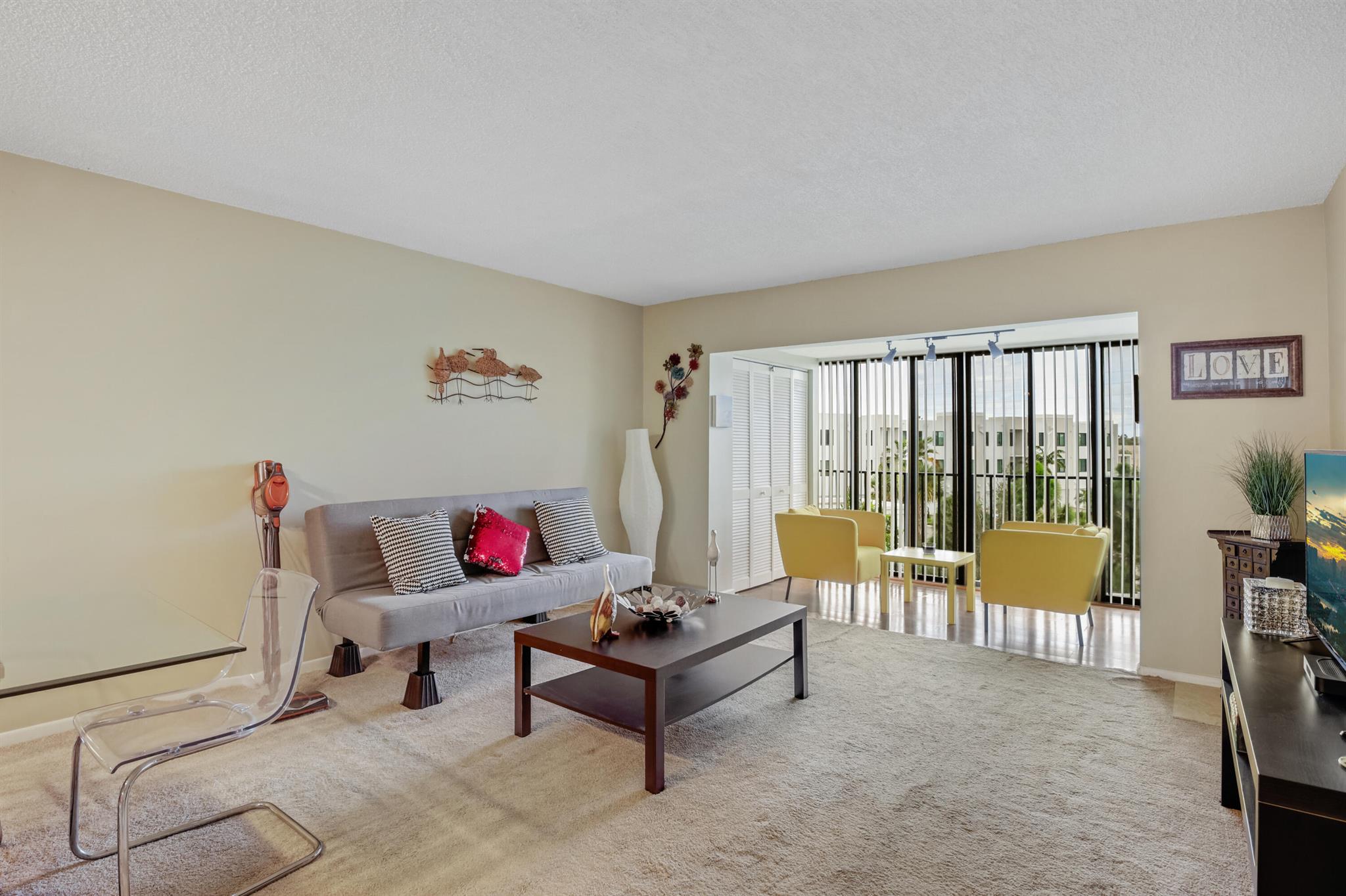 FOUNTAINS OF PALM BEACH C - Residential Lease