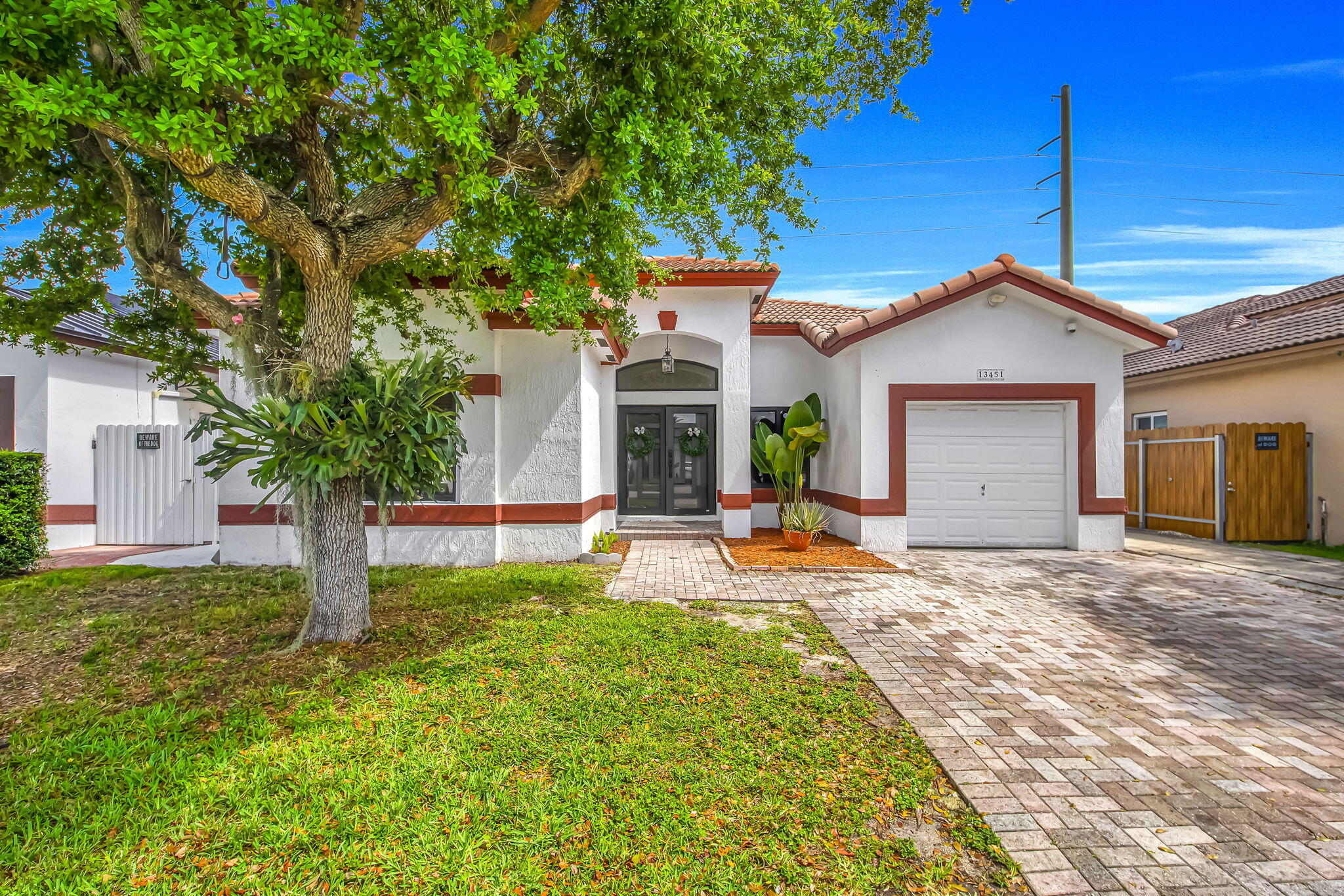 CHATEAU ROYAL ESTATES - Residential