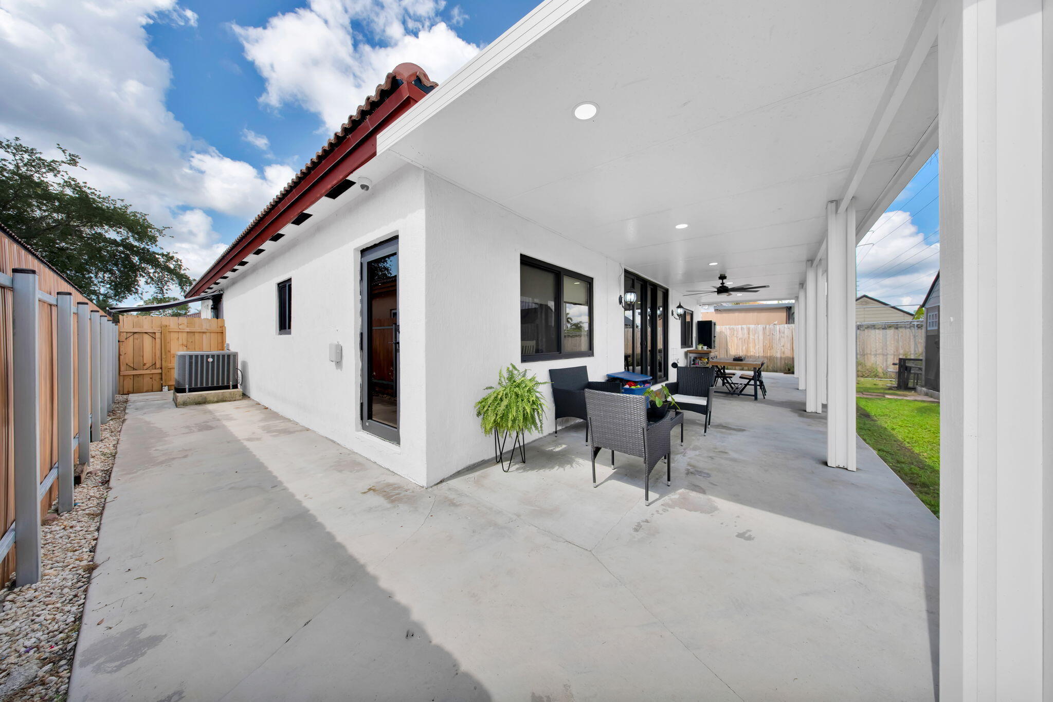 CHATEAU ROYAL ESTATES - Residential