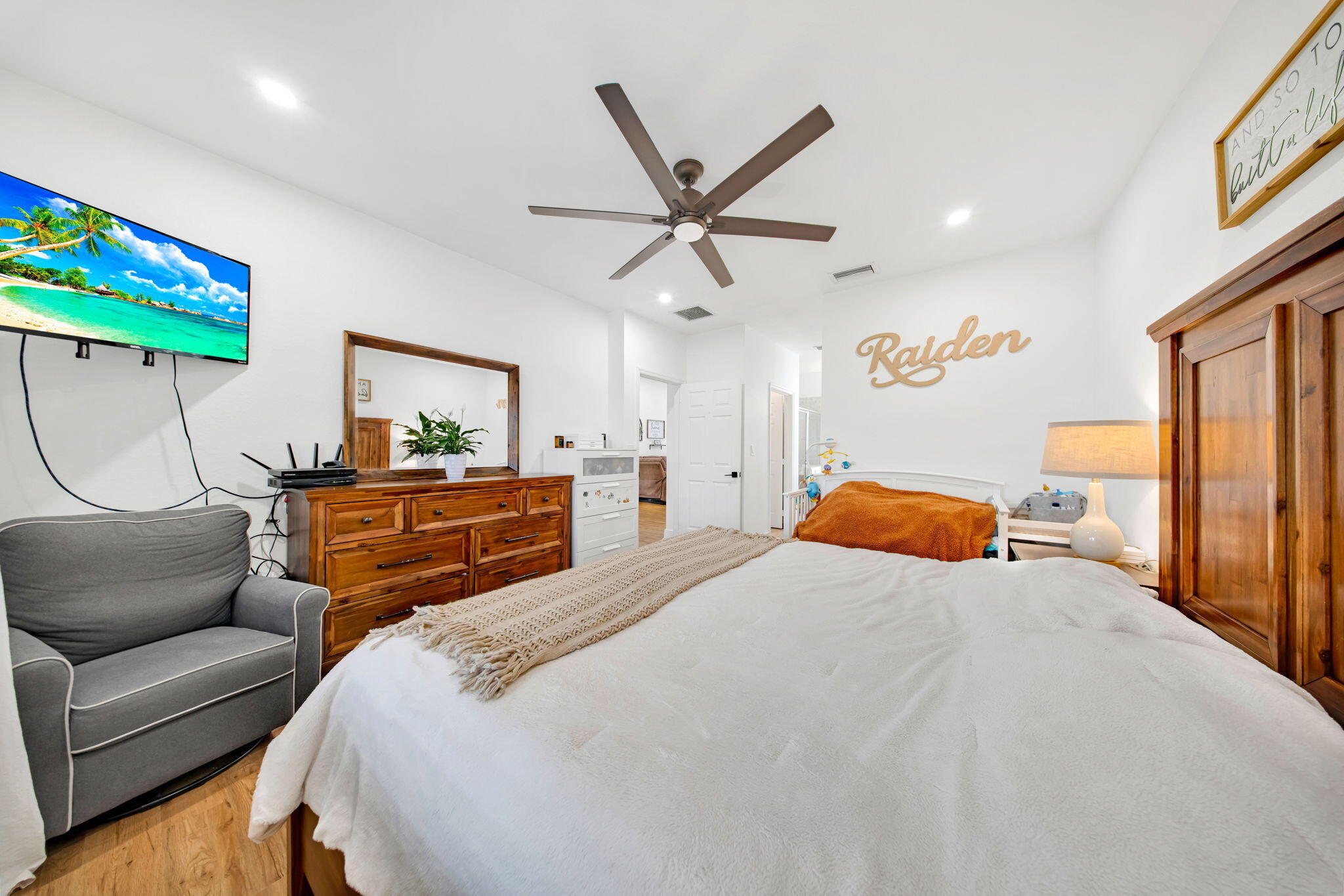 CHATEAU ROYAL ESTATES - Residential