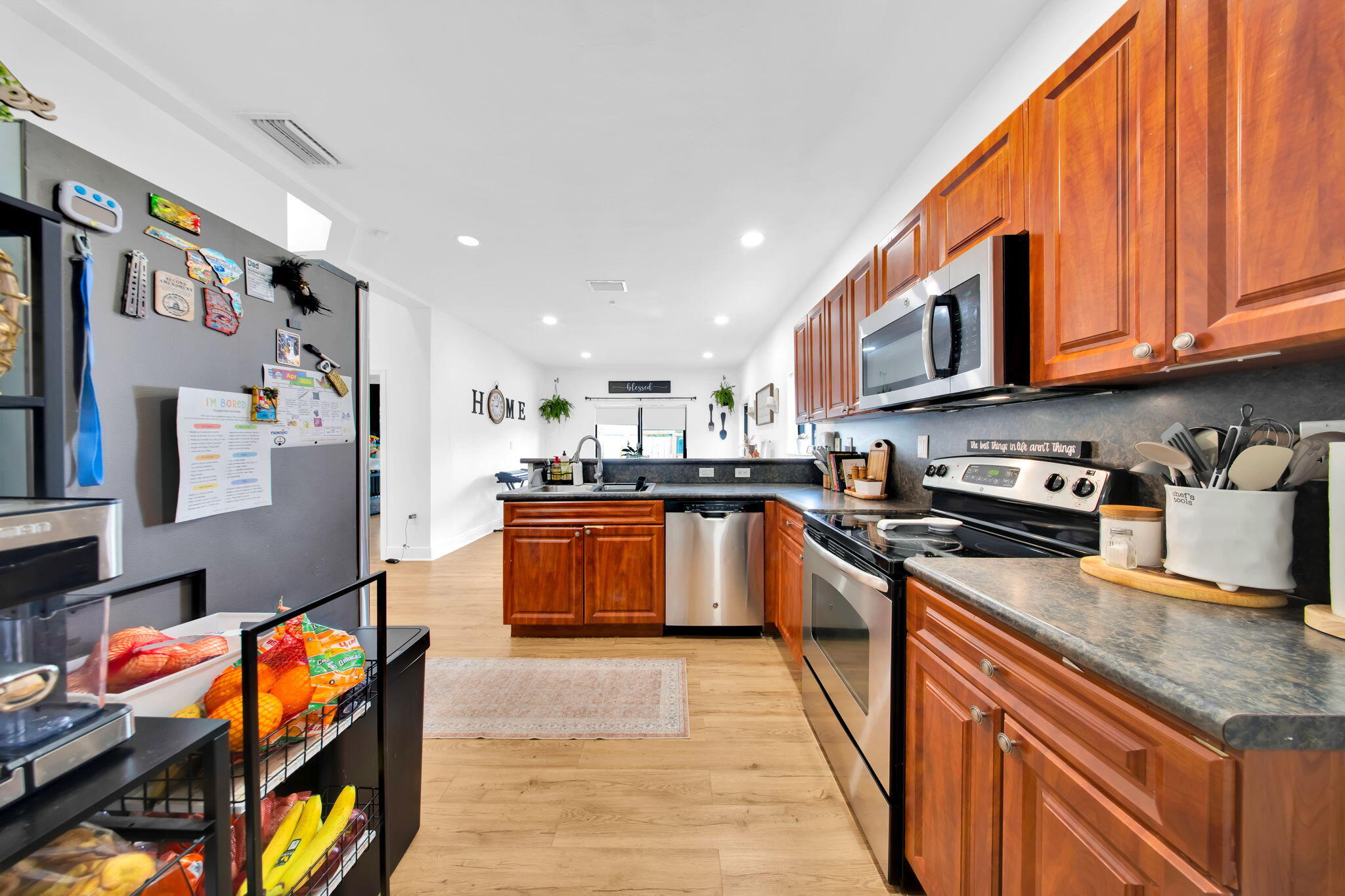 CHATEAU ROYAL ESTATES - Residential