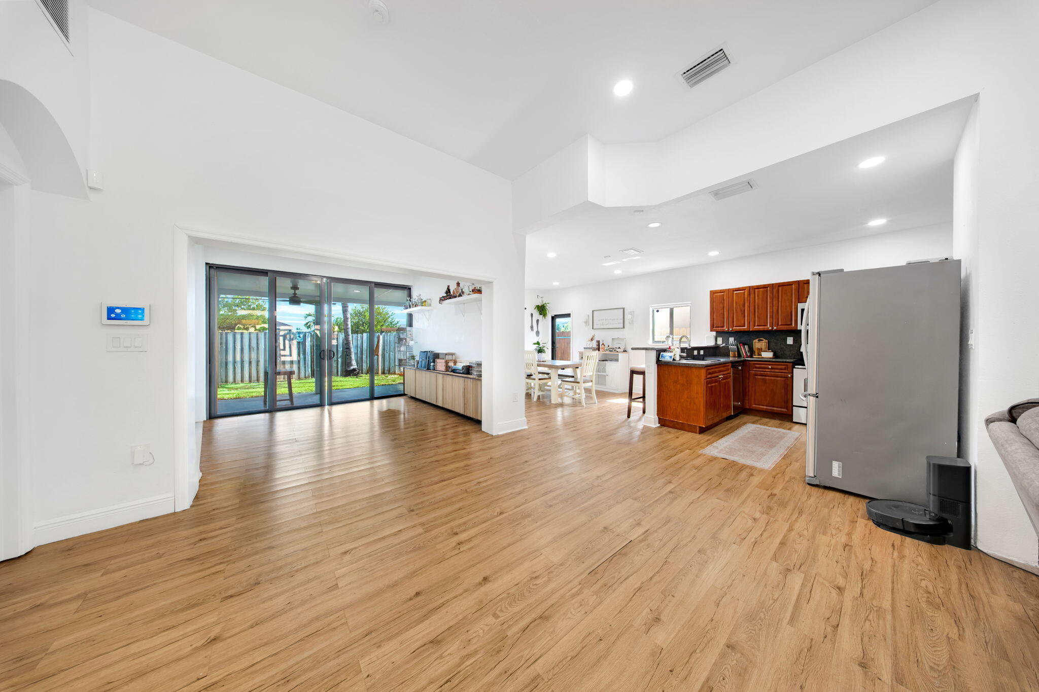 CHATEAU ROYAL ESTATES - Residential