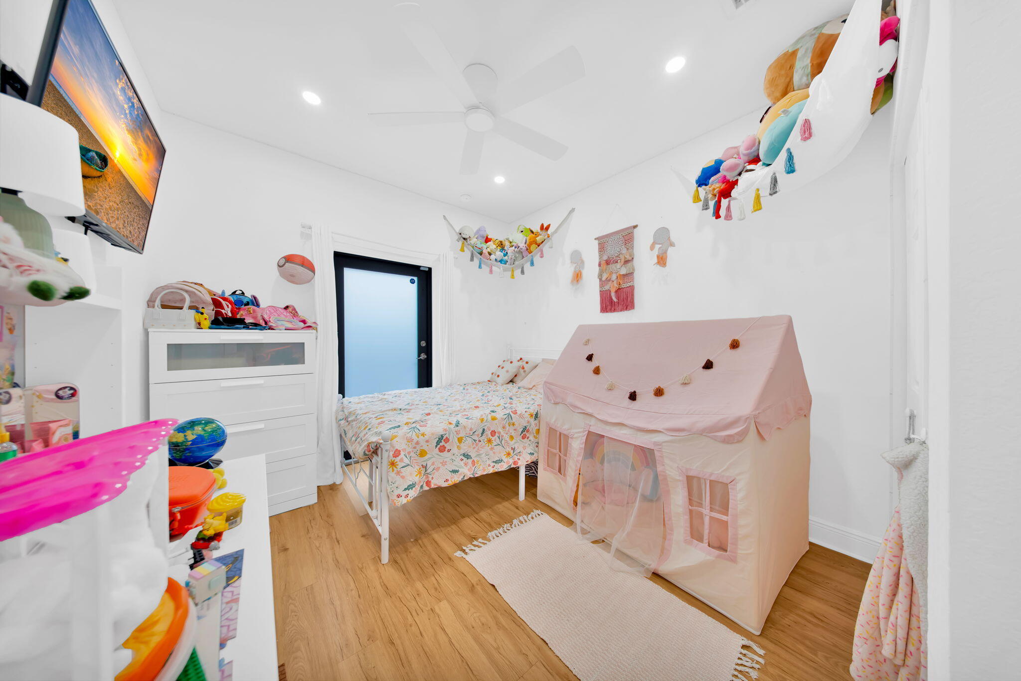 CHATEAU ROYAL ESTATES - Residential